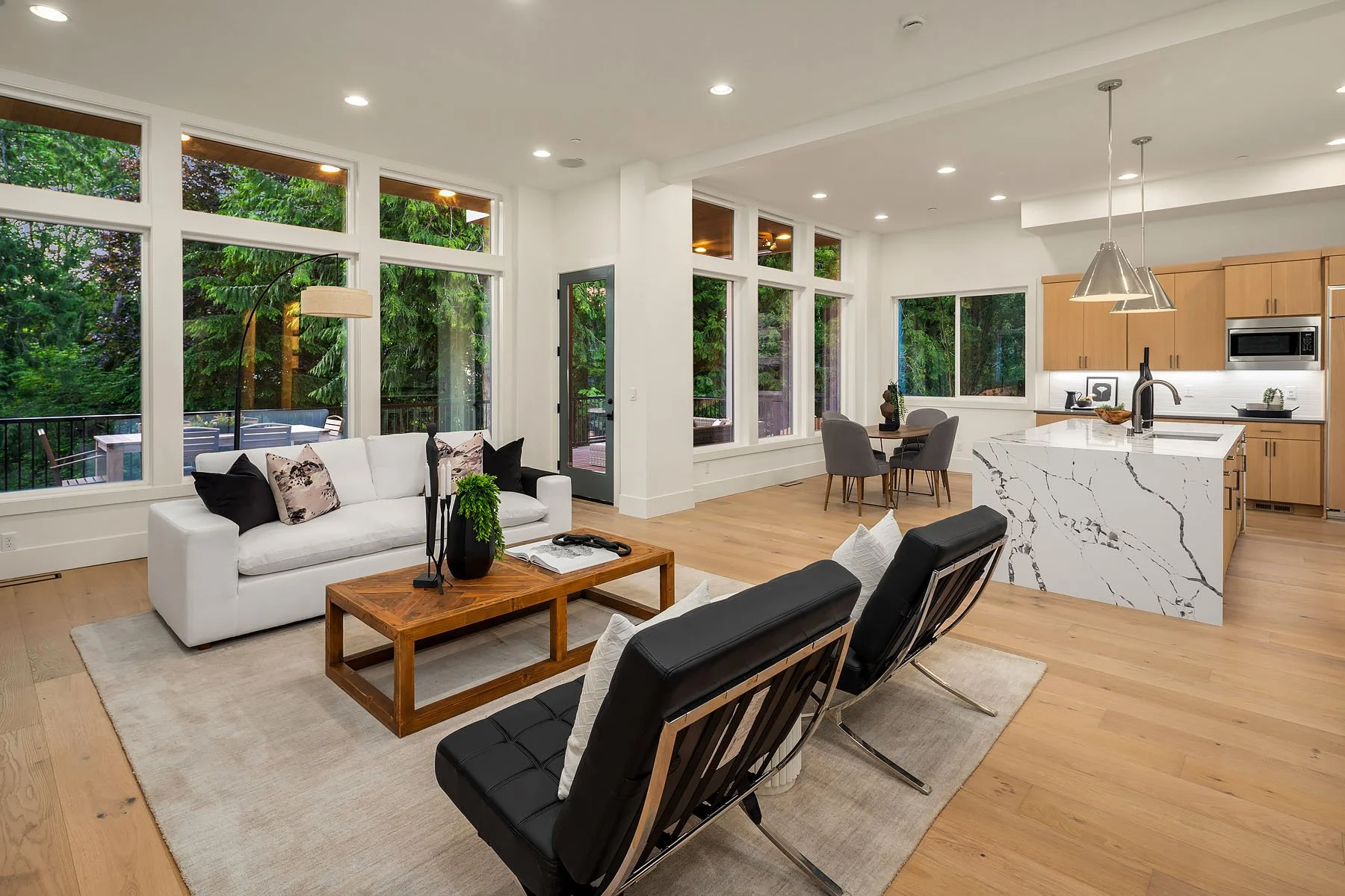 407-10-9008 NE 143rd Street-Kirkland, WA-MN Custom Homes-Great Room.jpg