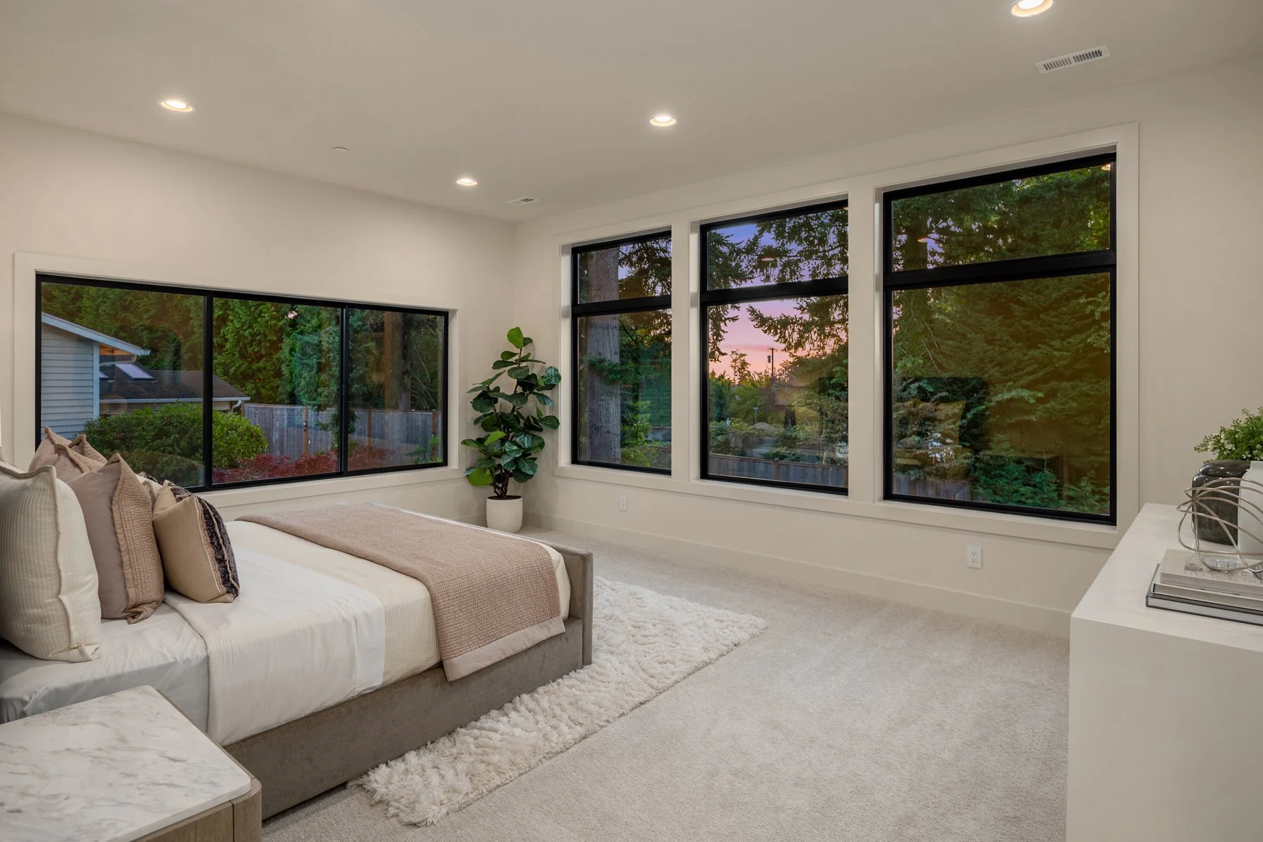 456-5837 112th Pl NE-Kirkland-WA-MN Custom Homes-28-Primary Bed.jpg