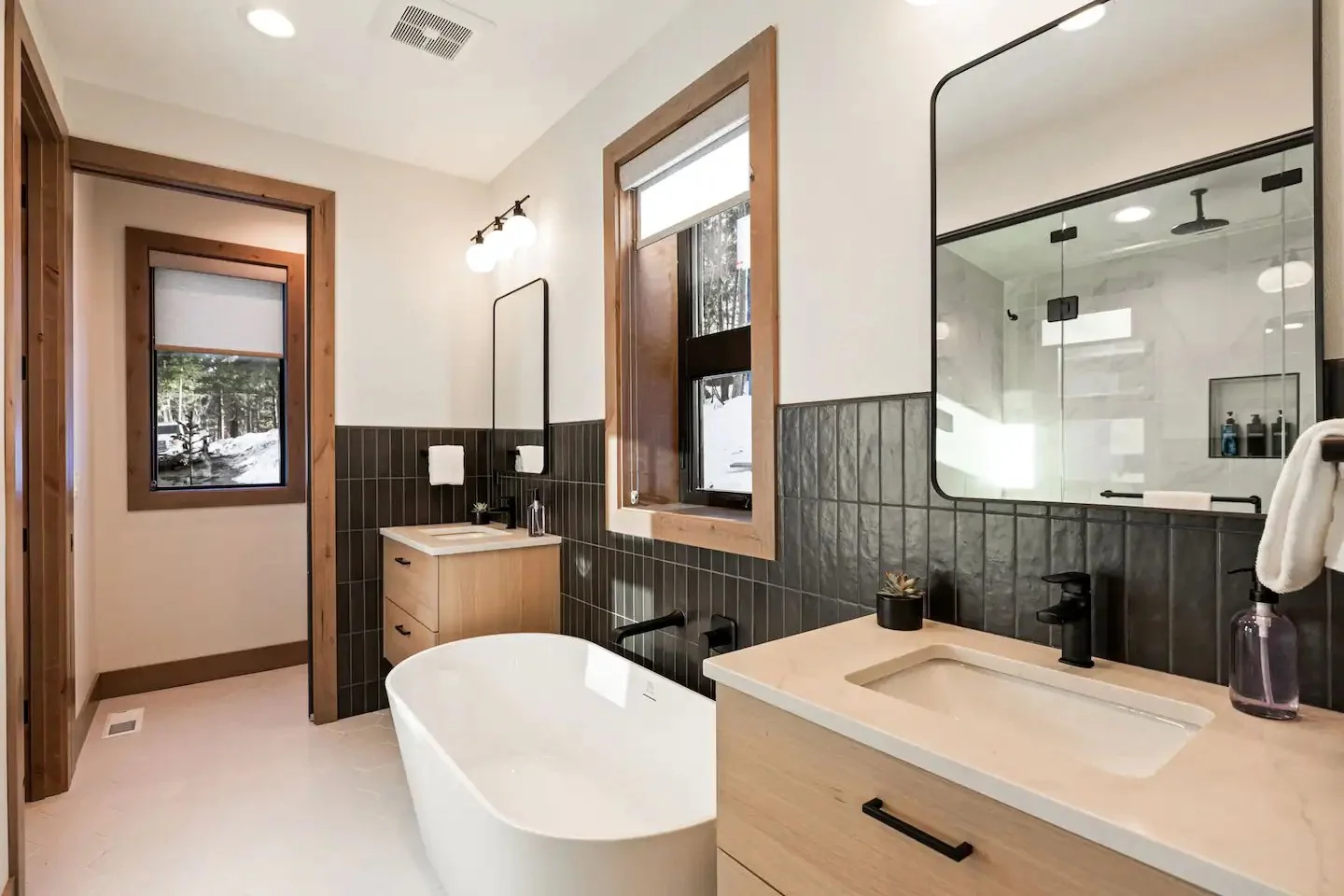 Niaz Bathroom Int.jpg