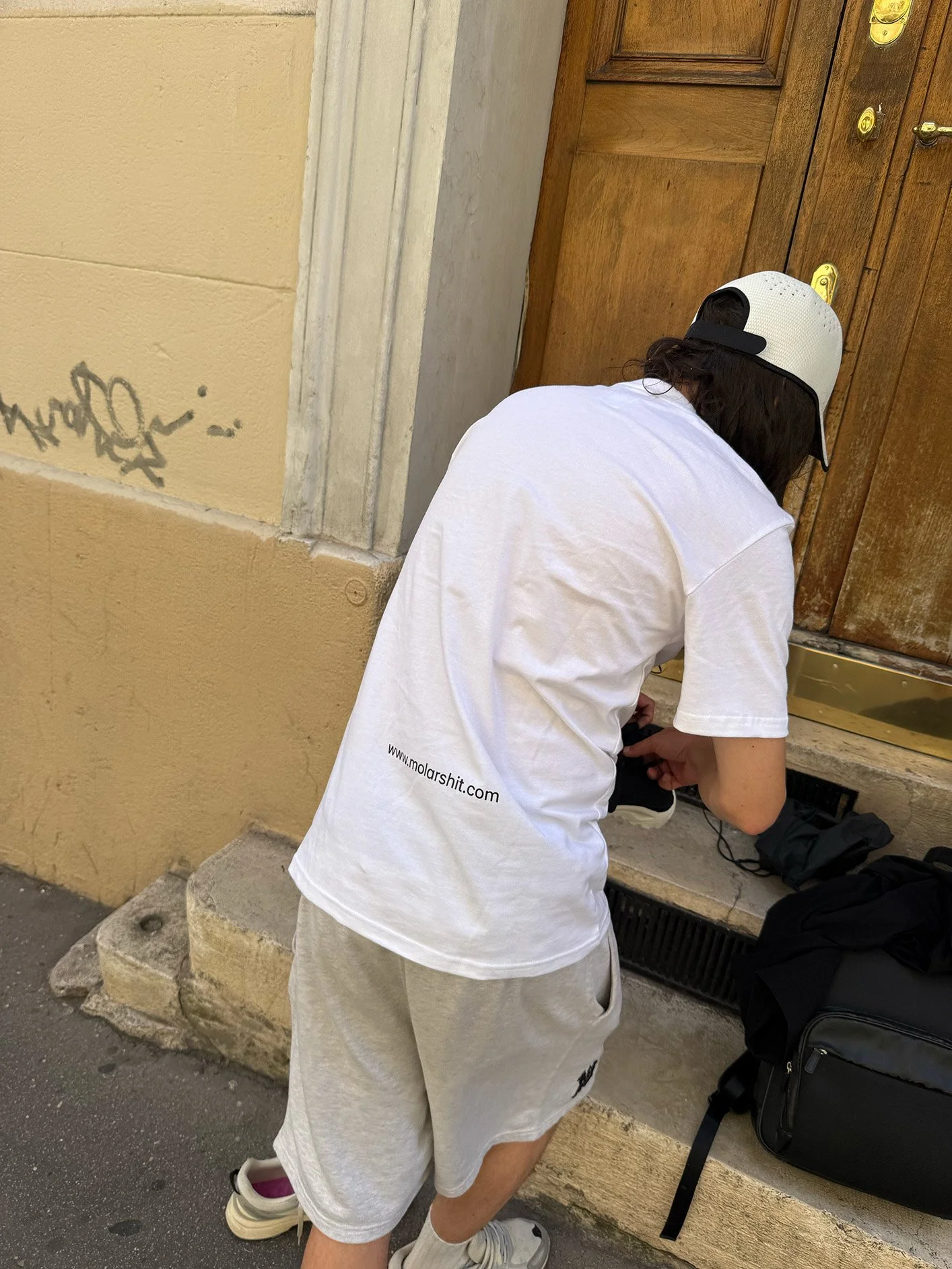 bw_logo_shirt_molarshit.jpg