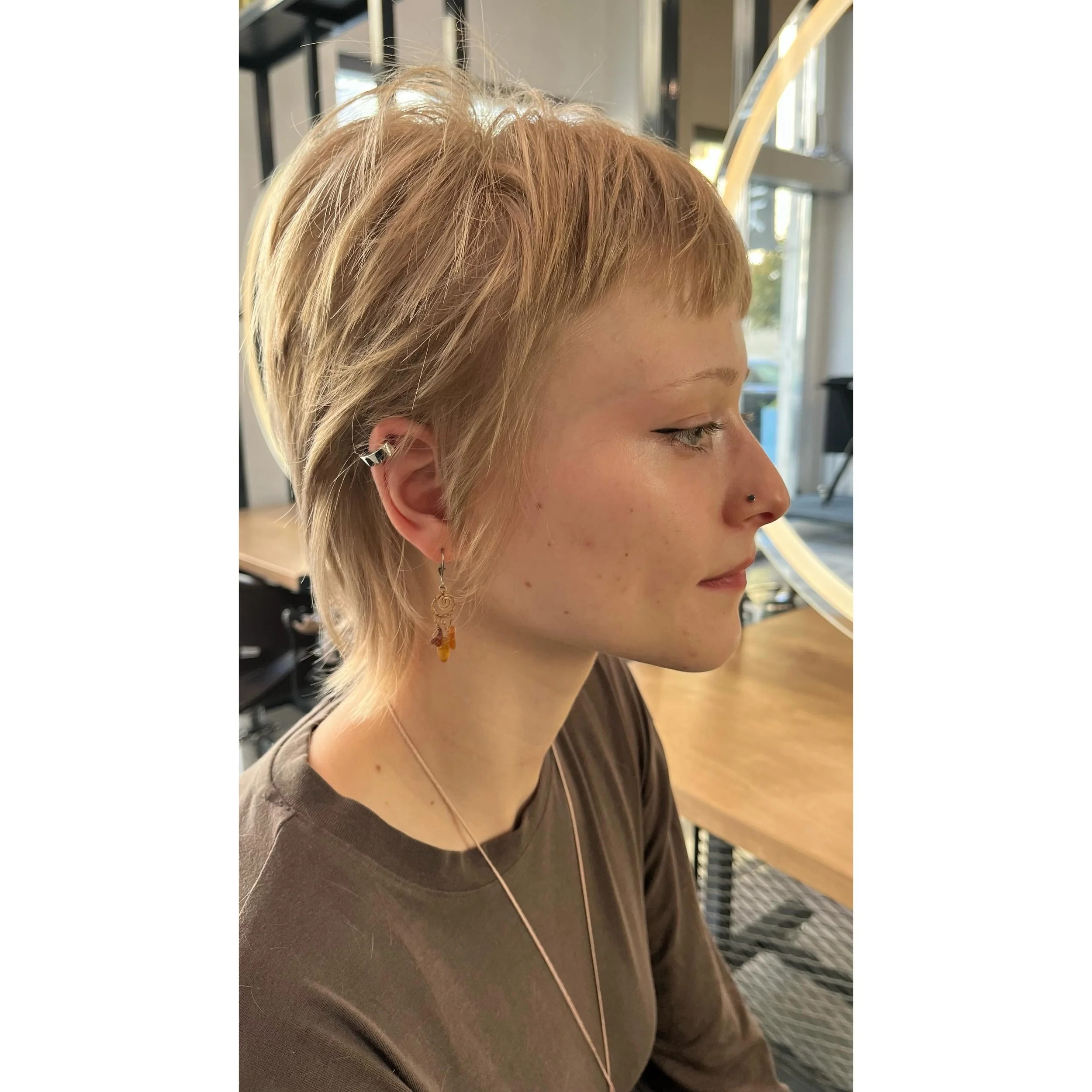 Prague 2026
What makes the mullet interesting is that it doesn&rsquo;t force everyone into the same shape. Instead, it uses contrast and proportion to create a style that feels personal and balanced.
📸 @metaifan 
#mullethaircut