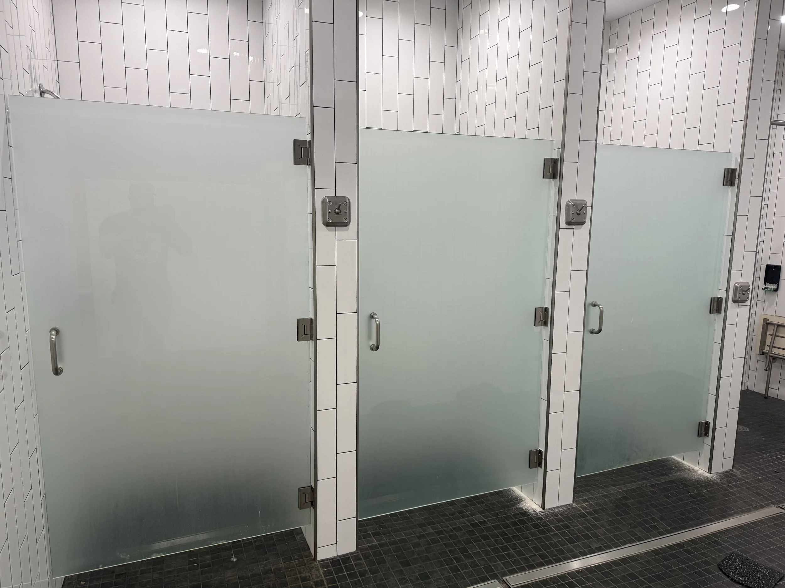 commercial shower 1.jpg