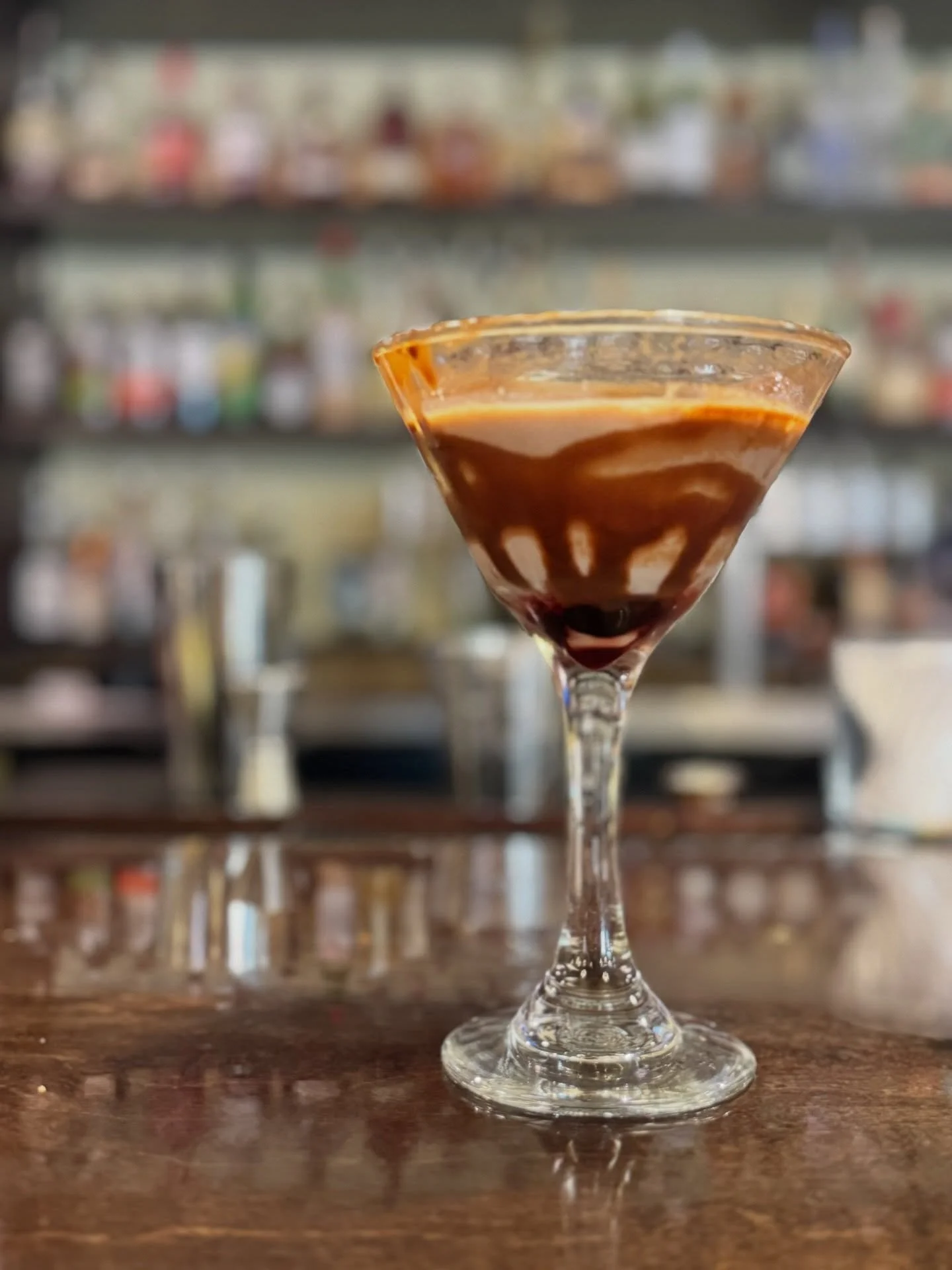 Imagine this: the perfect date night. 

Start your evening off with your favorite drink at our bar, enjoy a delicious meal, and finish the evening with dessert! 🍰

After all&hellip;moments like these are meant to be savored. 🥂

Tag someone you want