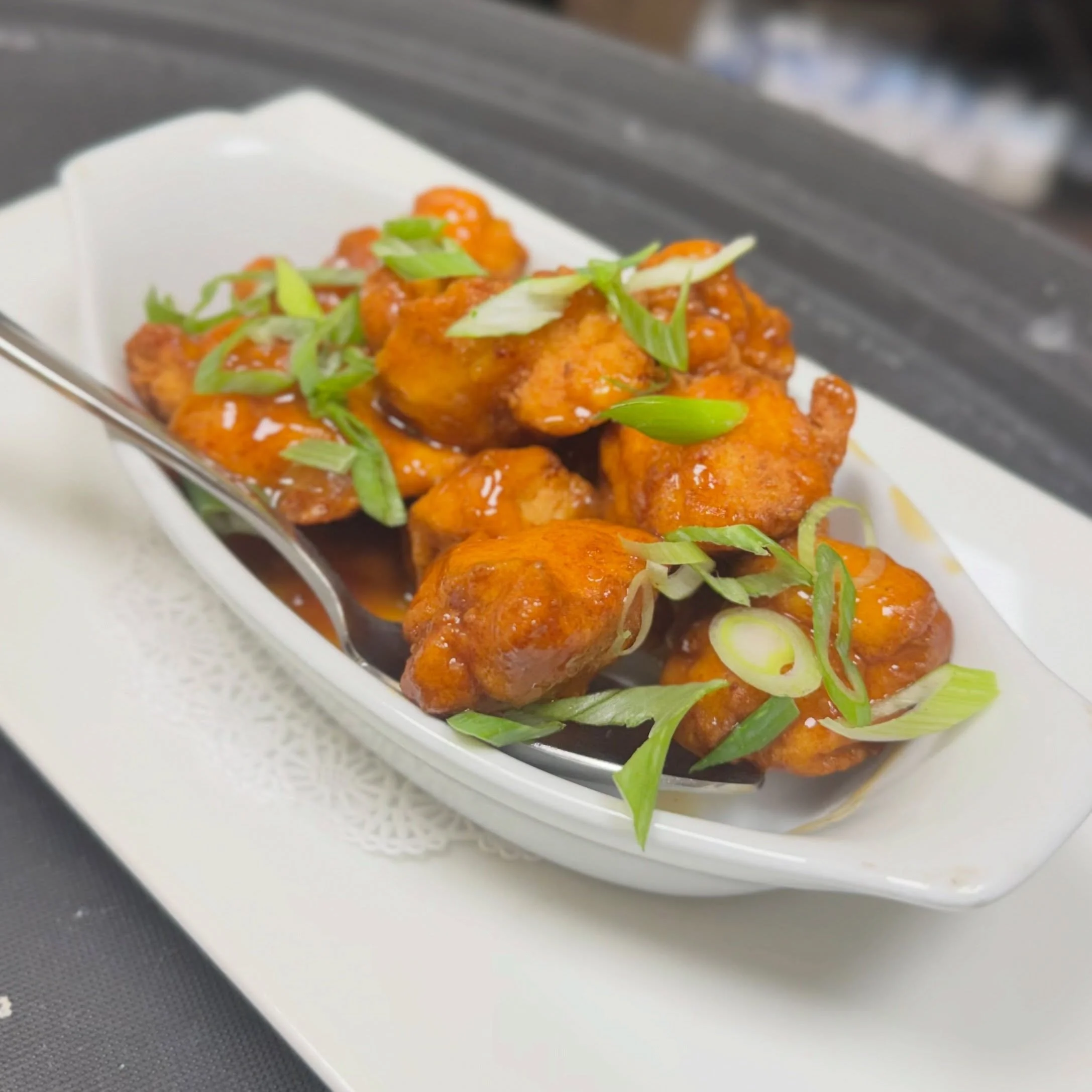 Have you tried the Bourbon Chicken Bites? Unbelievably tender, crispy, and drowning in sauce that&rsquo;s the perfect combination of savory, salty, and satisfying.

Make your reservation today! Link in our bio 🍽️

#SAVOURfarmville #savorthemoment #e