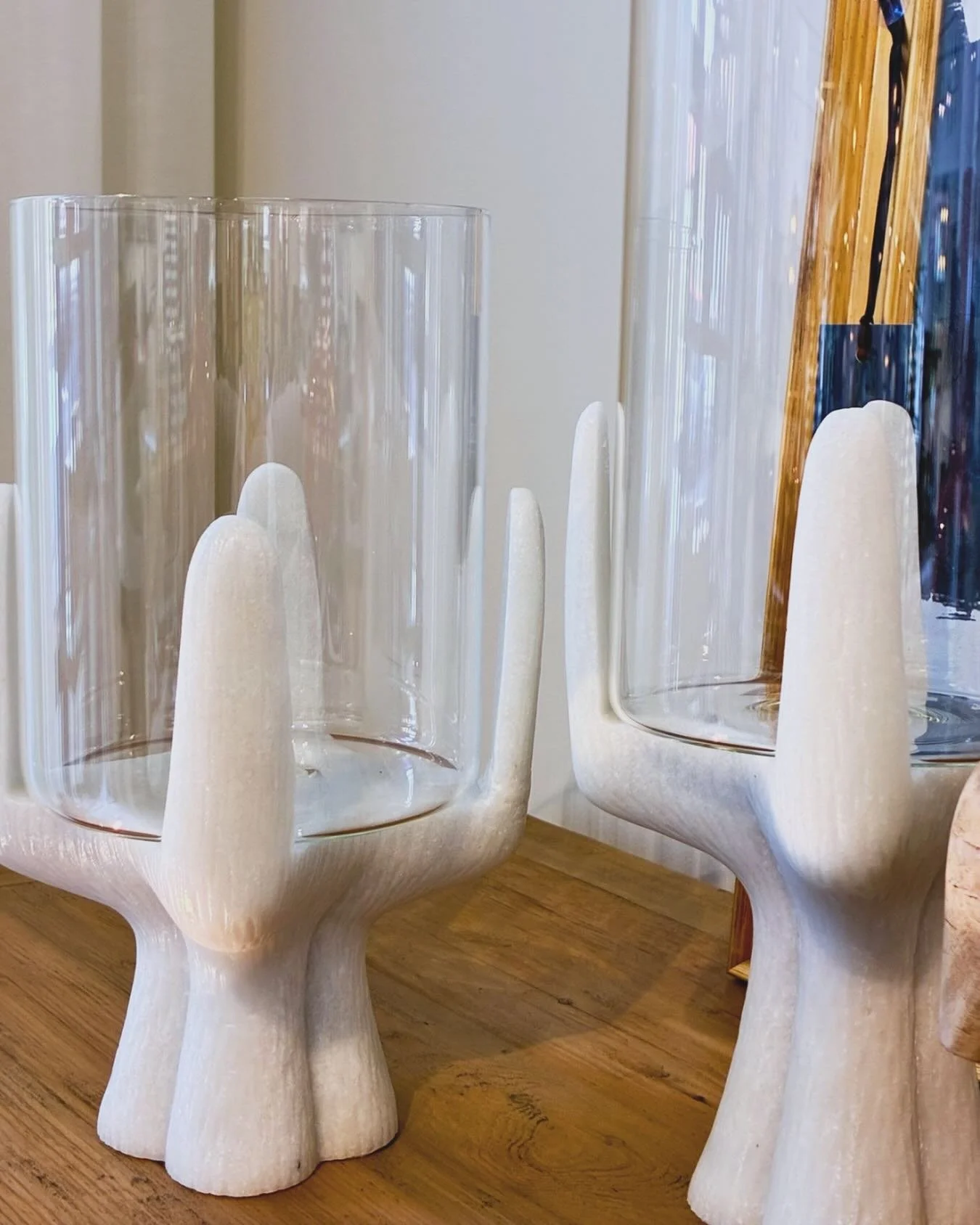 Some beautiful new pieces just arrived at the showroom - come stop by and shop them tomorrow from 10-3! 

#interiordesign #designshowroom