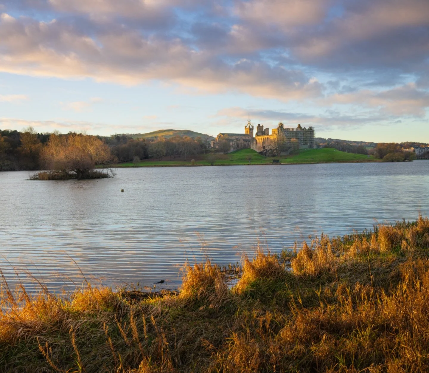 Linlithgow palace 

@visitscotland @castlesofscotland @yourcastles @castlesandcrags @scottish.castles.and.ruins 

#linlithgow #linithgowpalace #scotland #visitscotland #explorescotland