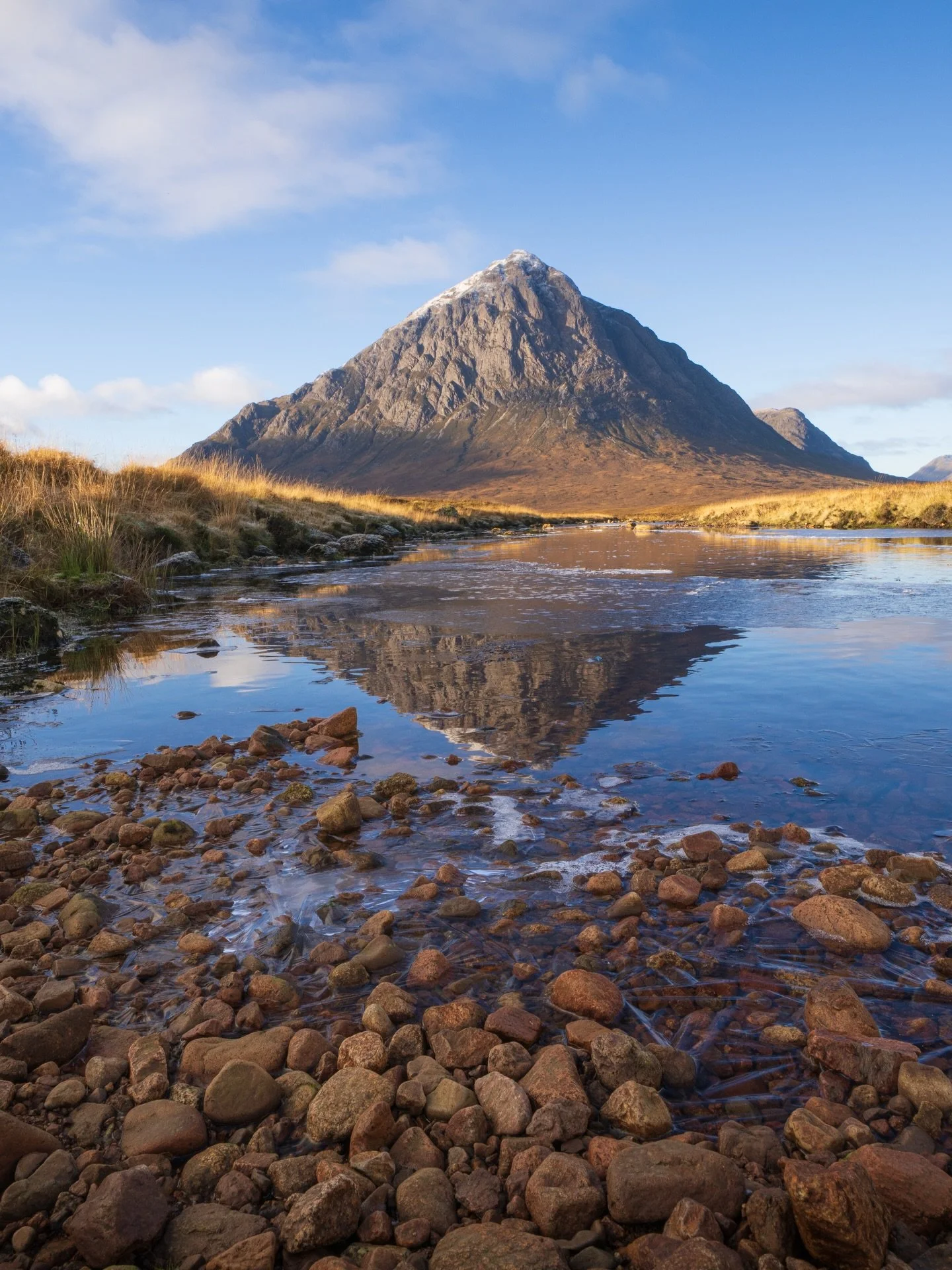 The one place in Scotland that never disappoints 

Glen Coe 

@glencoemountain @kingshouseglencoe @visitscotland @your_scotland @unlimitedscotland @mammut @gooutdoors 

#glencoe #scotland #outdoors #landscape
