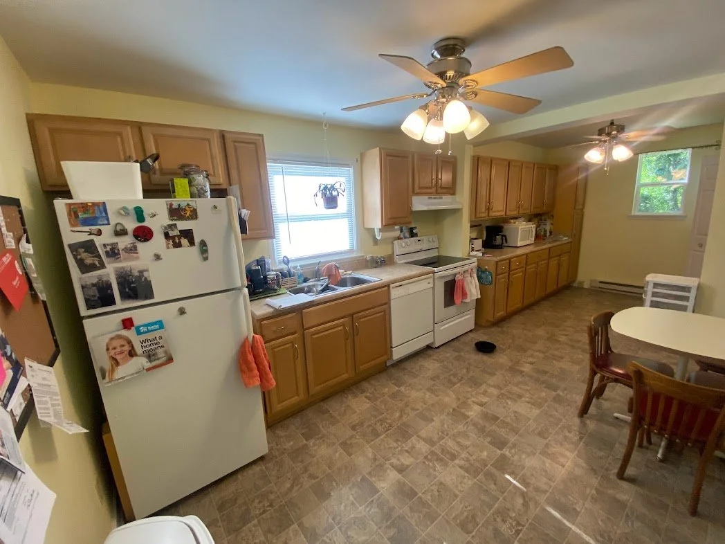 Kitchen-Before.jpg