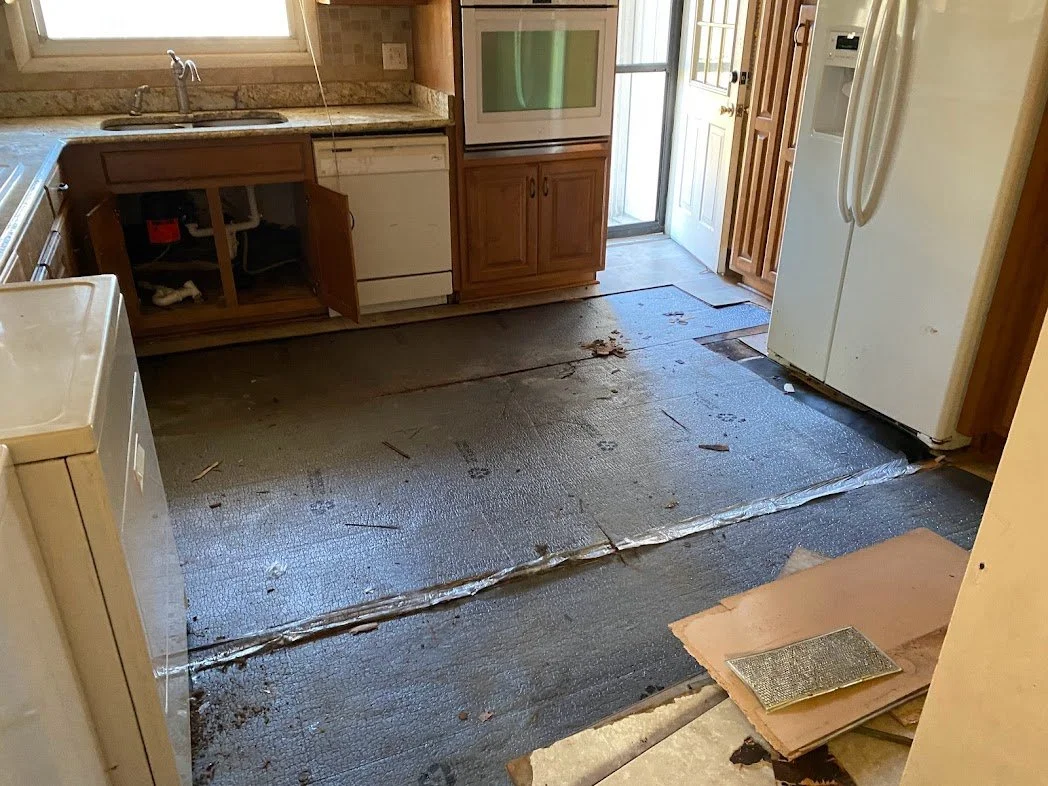 Kitchen-Before 2.jpg