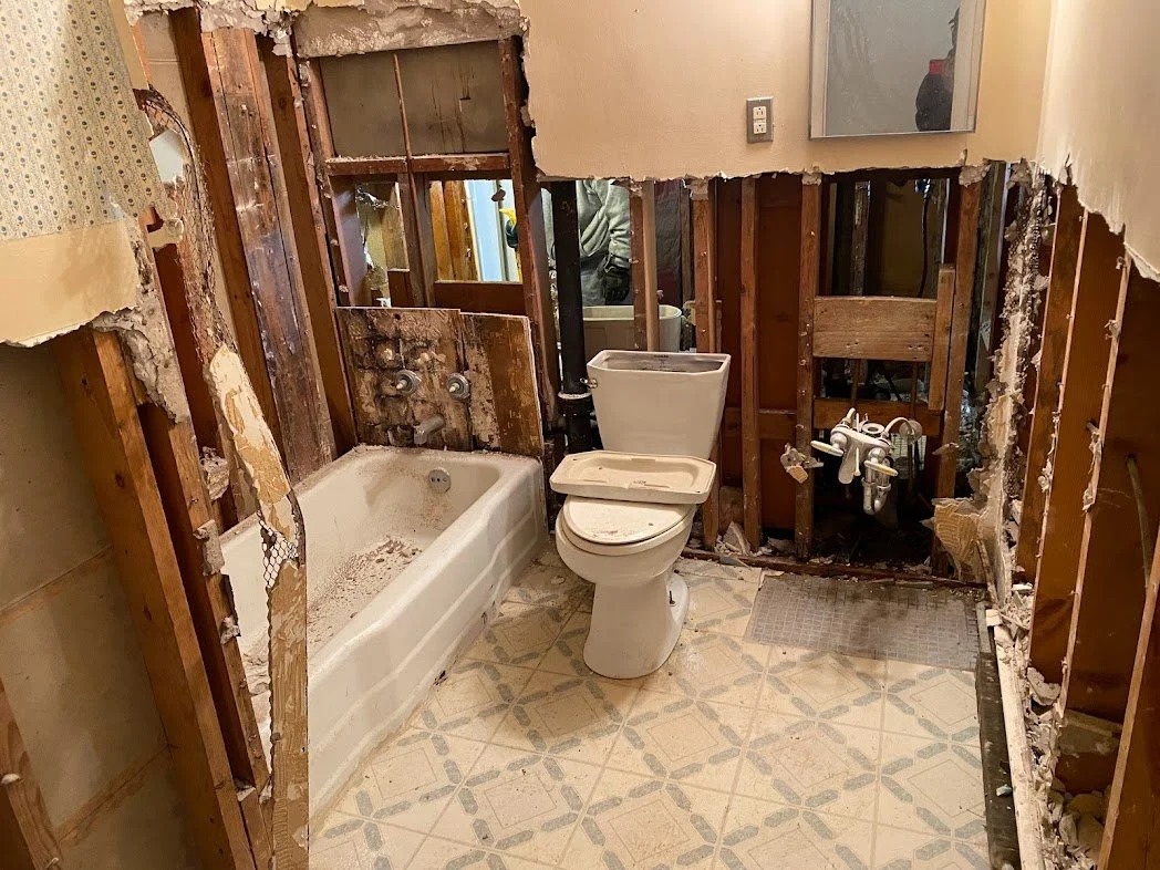 Bathroom-Before 2.jpg