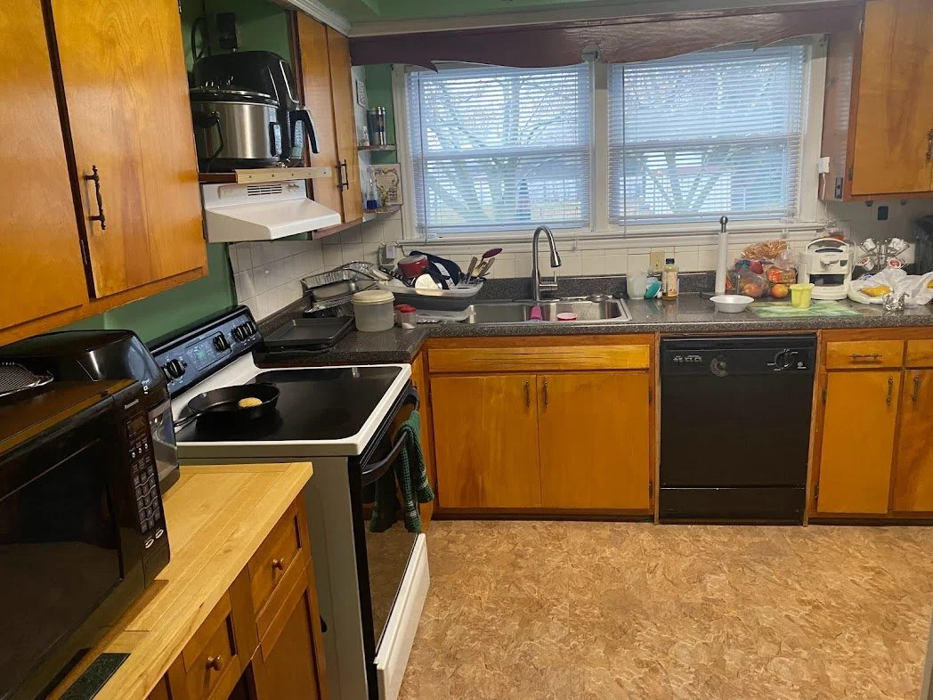 Kitchen-Before.jpg