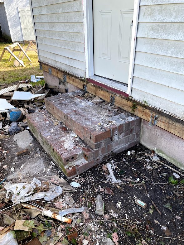 Exterior-Before 2.jpg