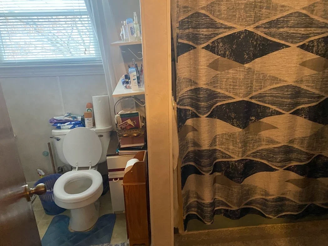 Bathroom-Before 2.jpg
