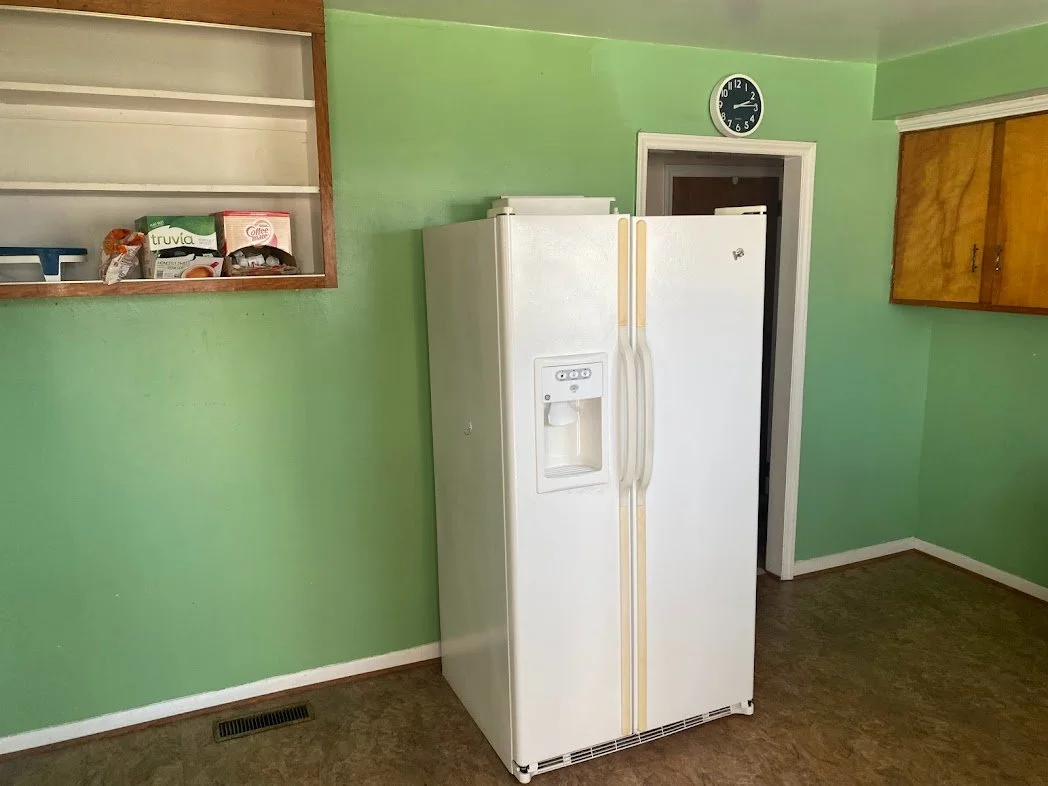 Kitchen-Before 2.jpg