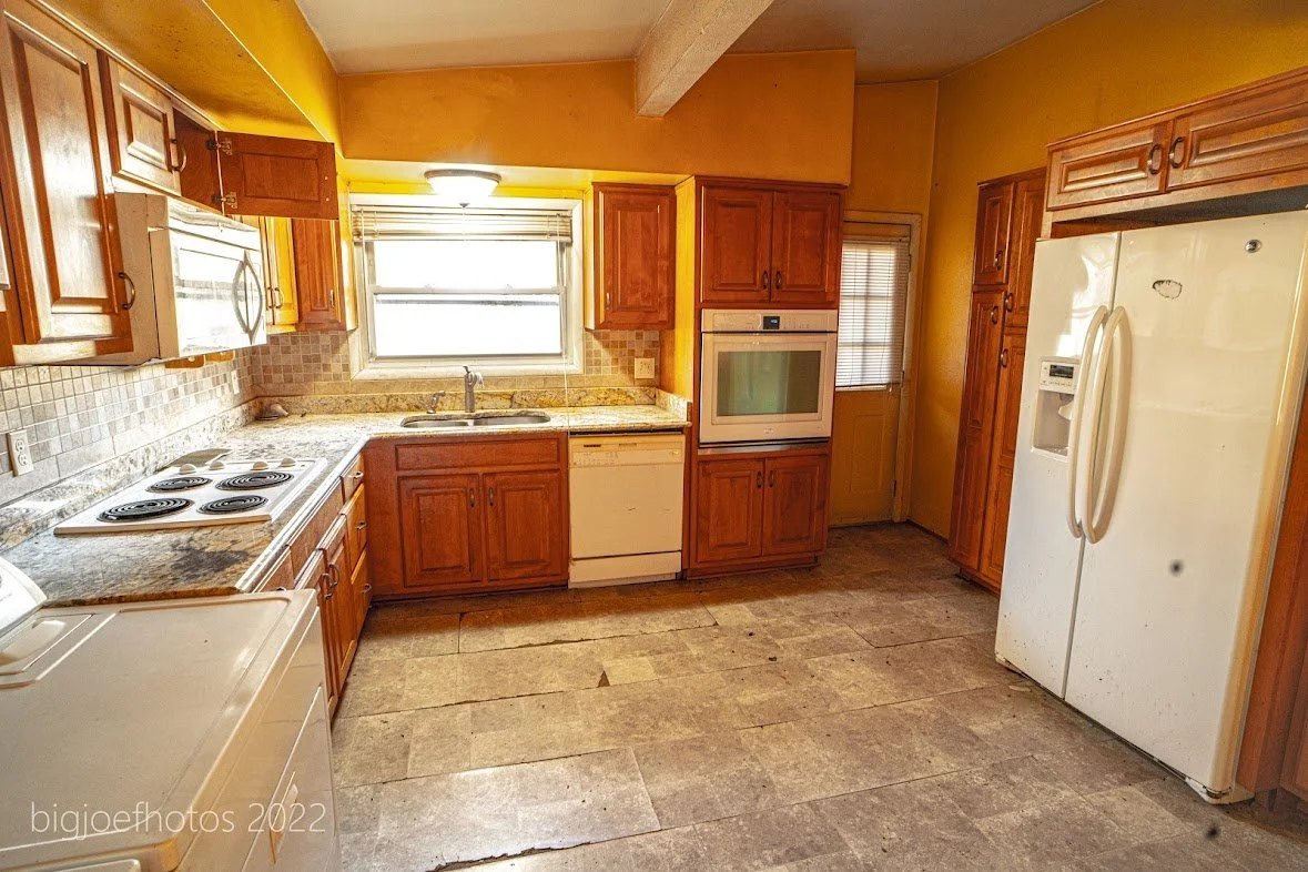 Kitchen-Before.jpg
