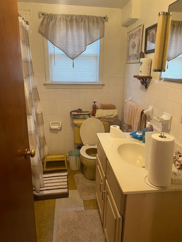 Bathroom-Before.jpg