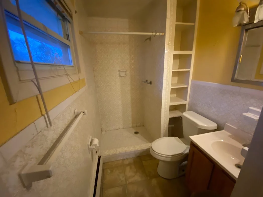 Bathroom-Before.jpg