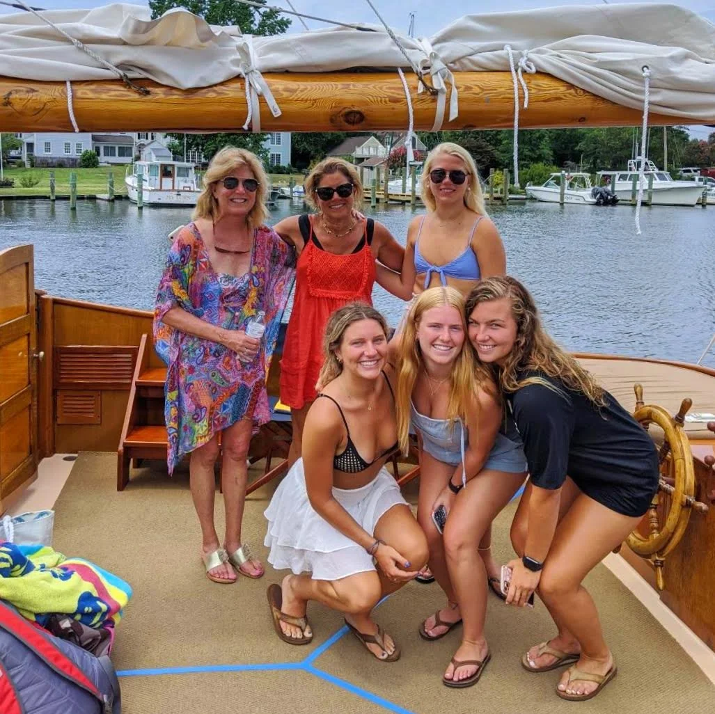 women-sailing-greenport-classic-wooden-yacht.jpg