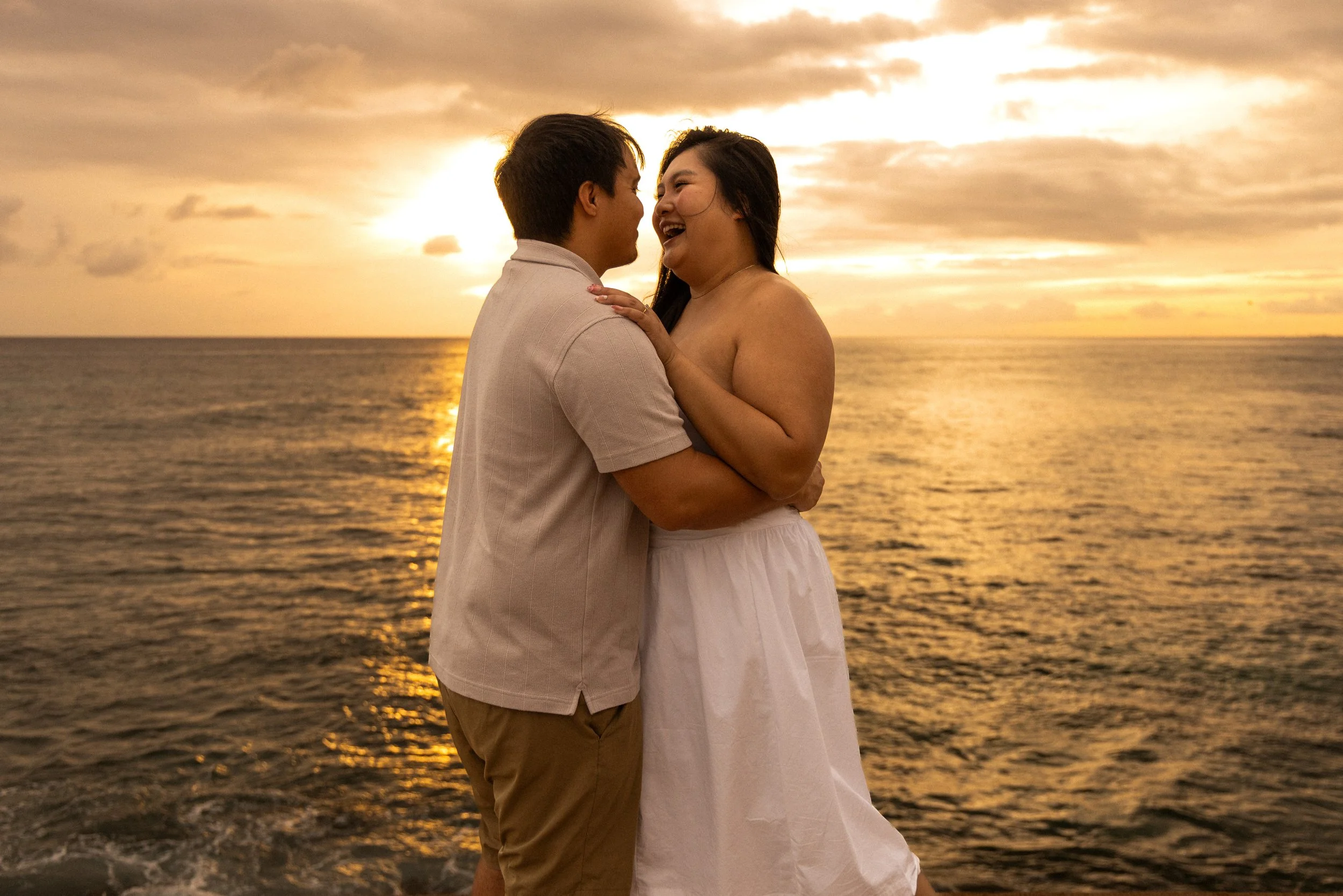 magic-island-beach-couples-natural-light-photoshoot.jpg