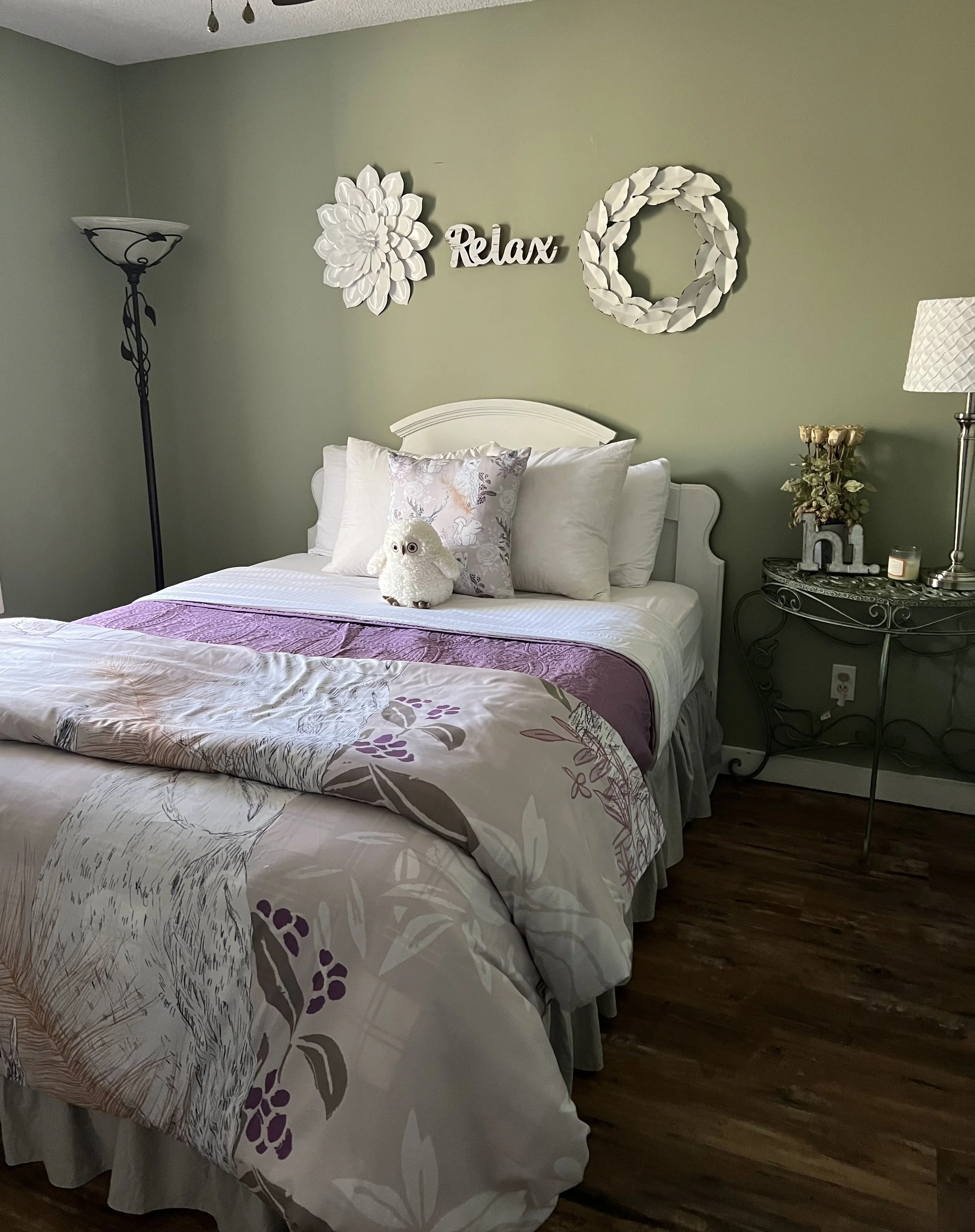 Soft green walls for a bedroom