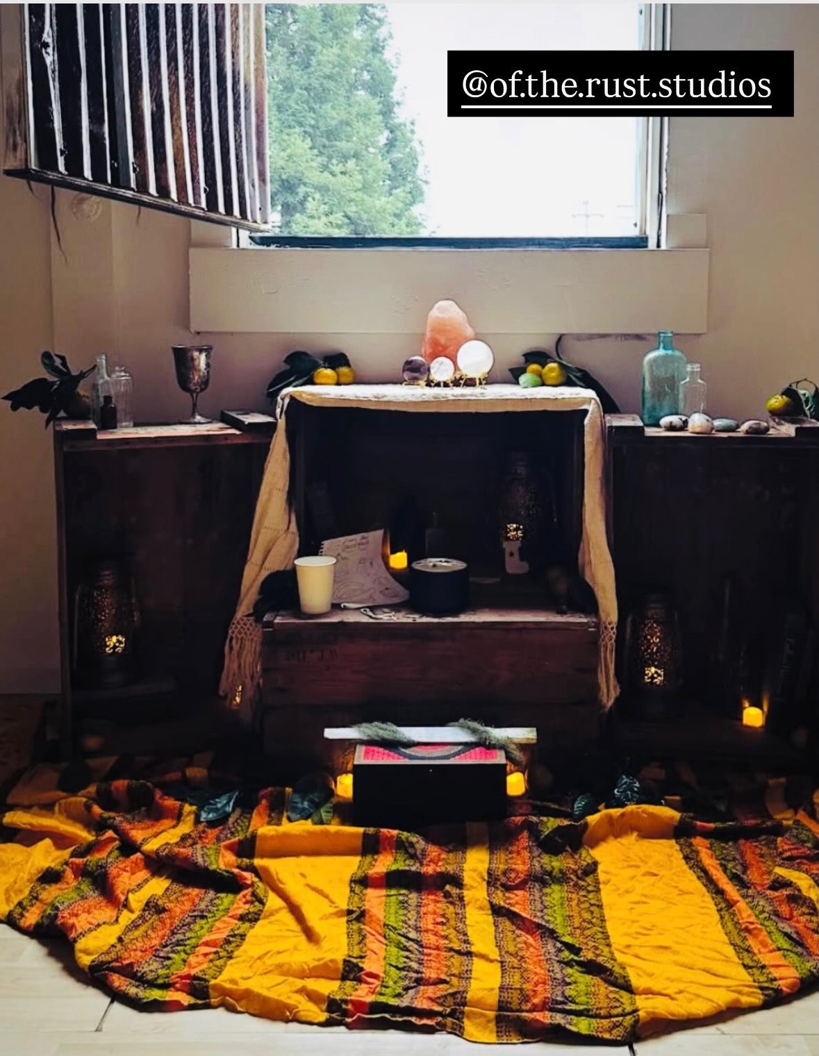 Wednesday ART AT THE FACTORY: 🪷🥀 
What a beautiful altar created by @of.the.rust.studios aka Lyndsey Rocca, LMFT &amp; Art Therapist. Available for 1:1 sliding scale therapy sessions in our building:
www.roccacreativementoring.com