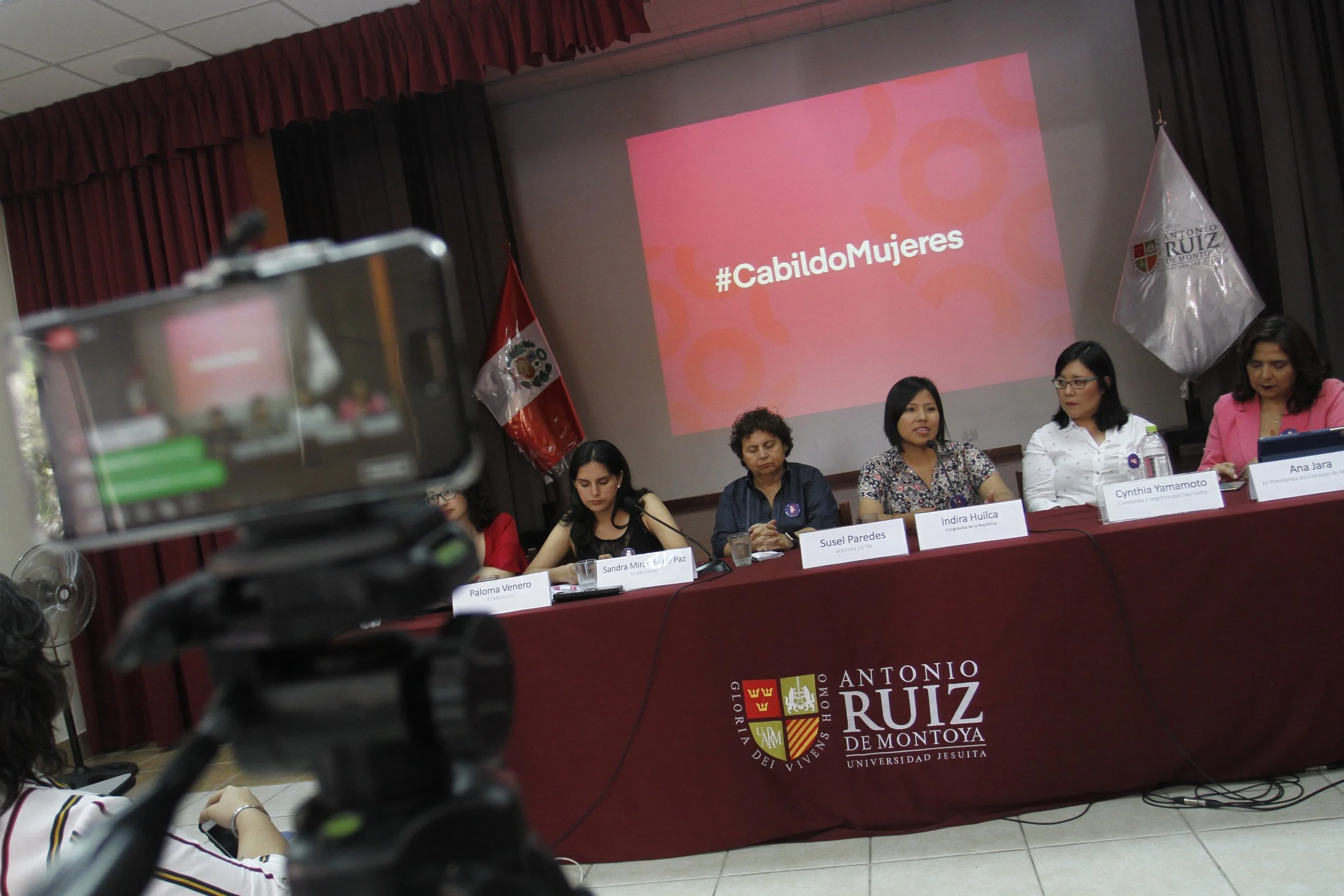 Cabildo Mujeres “La participación política de las mujeres en el Perú”