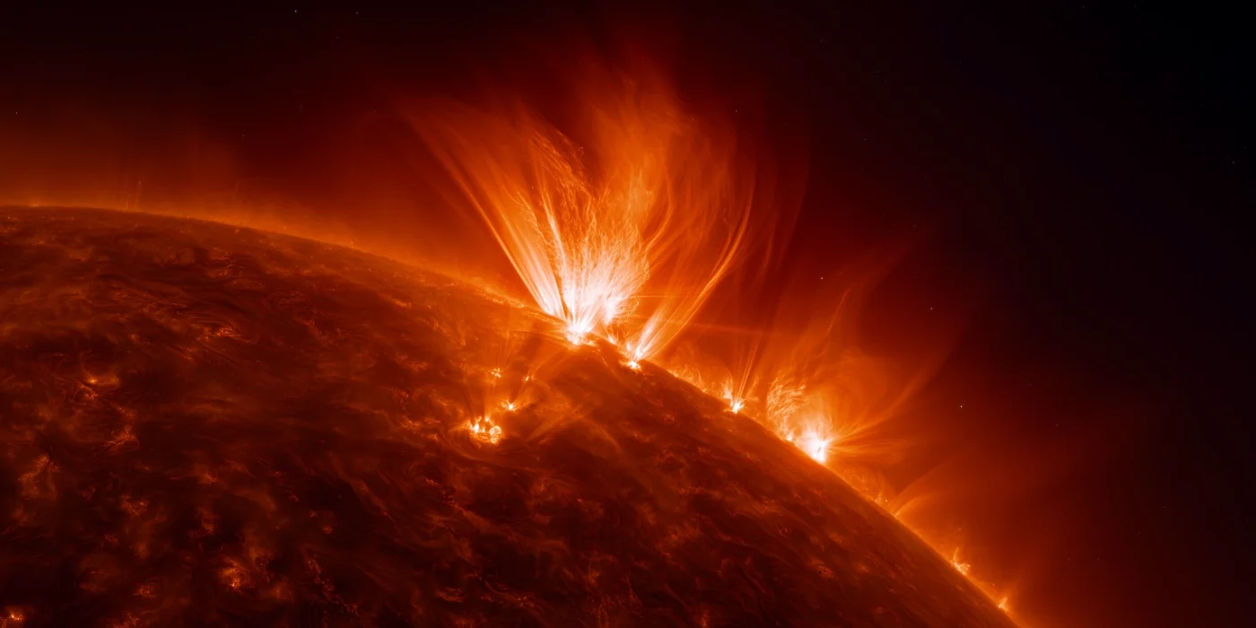 Sonneneruption in Rot