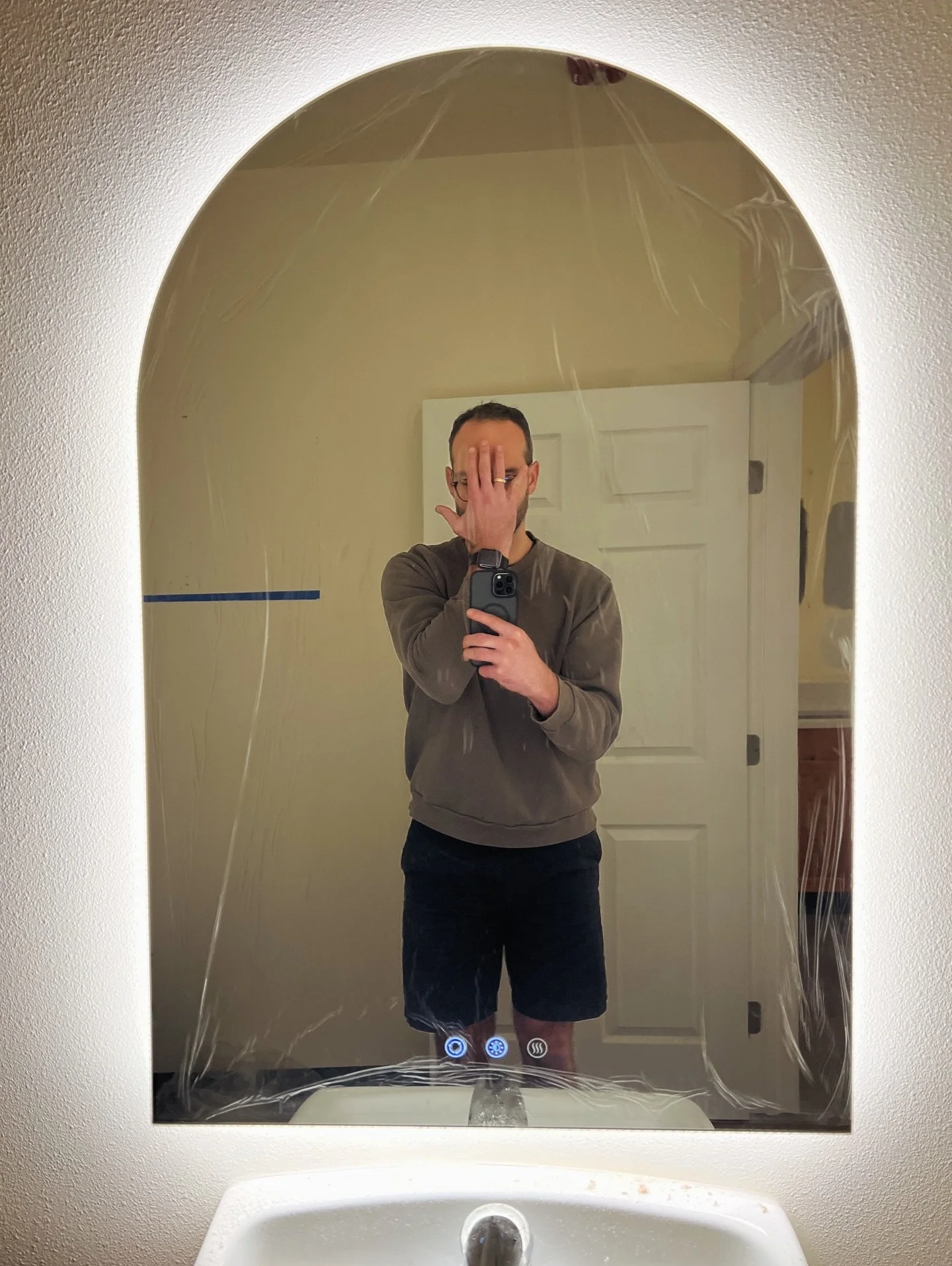 Studio details coming together.

Mirrors &amp; countertops. 

Paint is selected.

Look for the CC Studio Fitness &amp; Training sign on the building this Friday 🤞🏼

📸 Snap a picture (safely) if you drive by and see it.

Soft opening in January. Gr