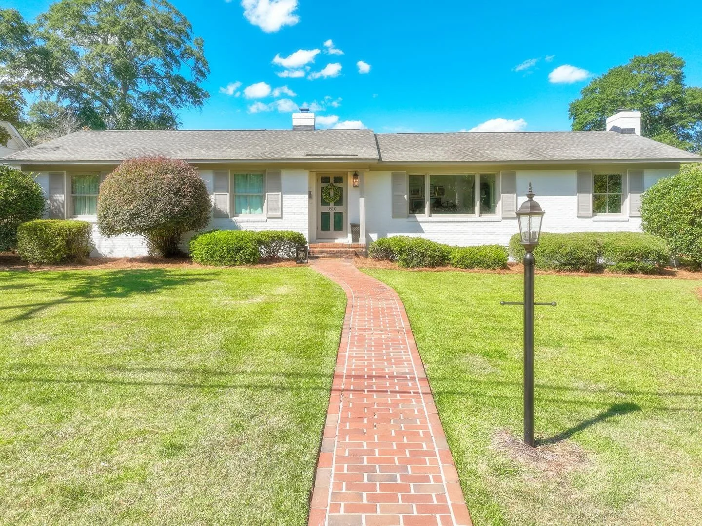 Here it is! 🏡 
After three months of dedication and detail, we&rsquo;re proud to reveal the transformation of this beautiful home:
✨ All-new energy-efficient windows
✨ A fully remodeled guest bathroom
✨ A stunning addition with endless potential
The