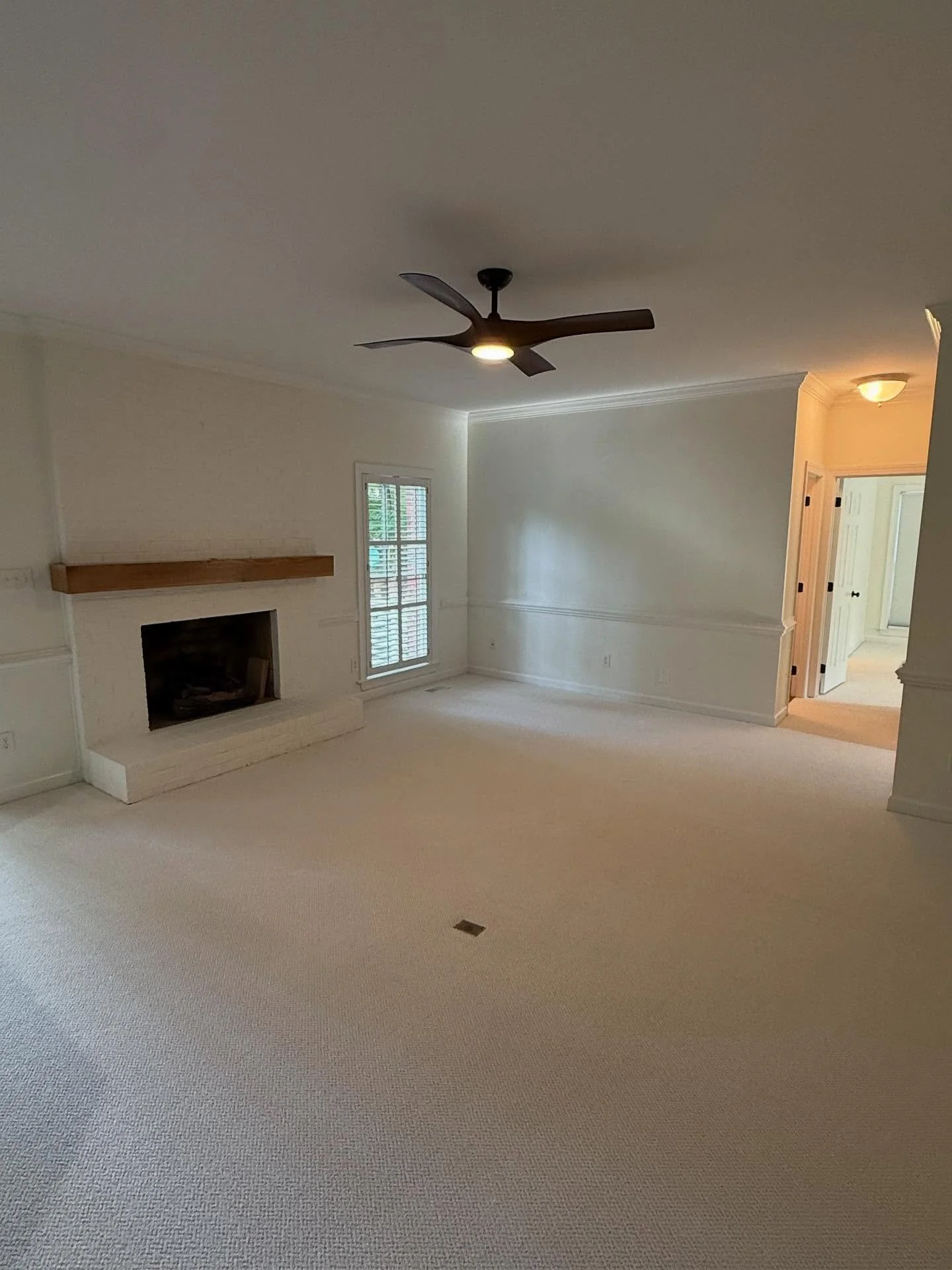 🏡✨ Just two weeks. That&rsquo;s all it took to completely refresh this home before our client moved in from out of town.

We:
✔️ Refinished the hardwood floors
✔️ Repainted the entire interior
✔️ Replaced all the carpet

Big thanks to @maggiemcfadye