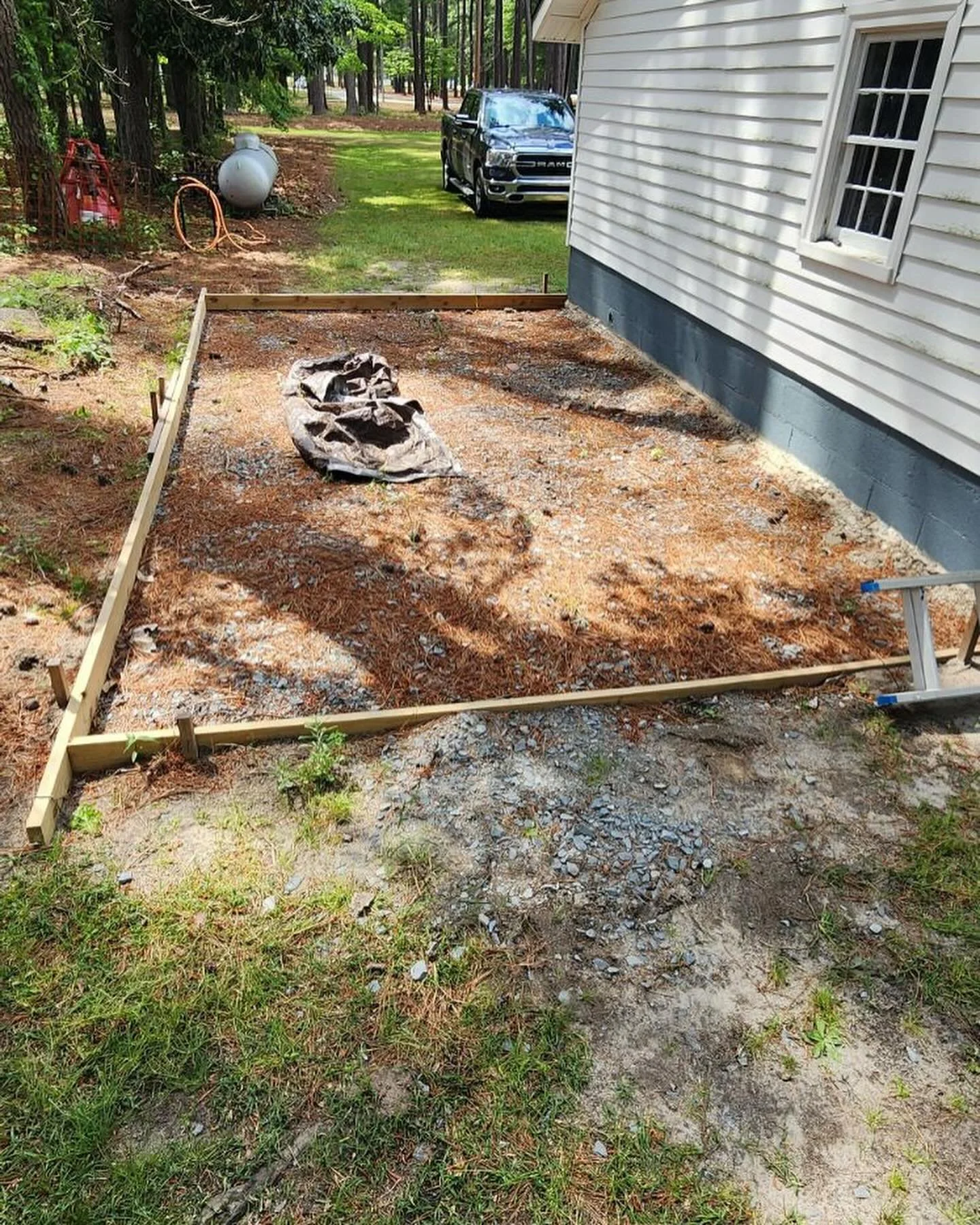 🔨 Looking to upgrade your outdoor space? We&rsquo;ve got you covered! Our skilled team can create a stunning concrete patio and give your fence a fresh new look. Get in touch with us today to schedule your project! 🏡✨ #OutdoorRenovations #ConcreteP