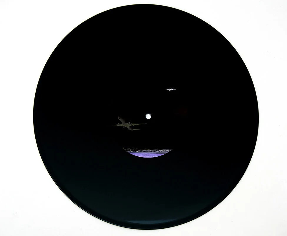 04_HI-FI # 4 - A vida é uma eterna turnê - LP - verso - 2011.jpg
