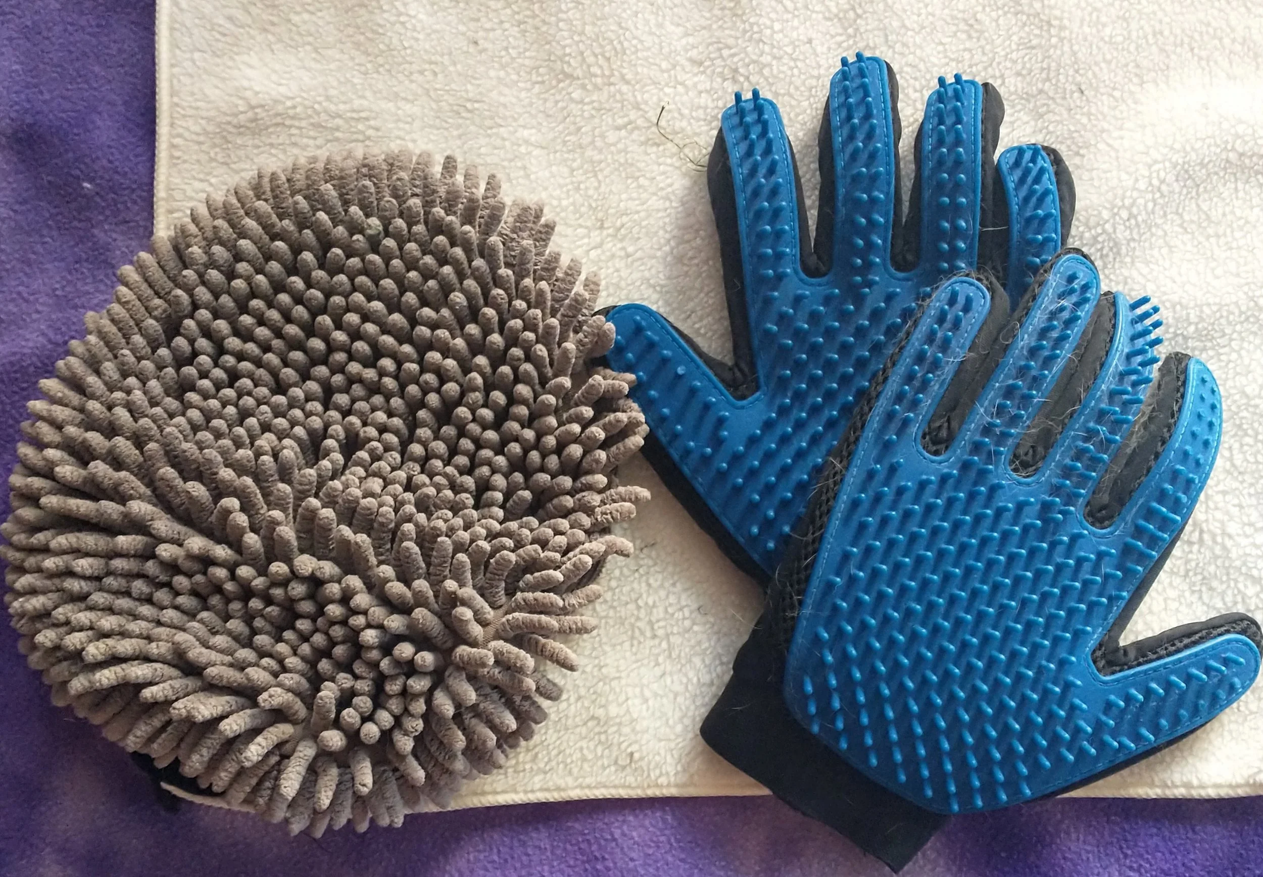 •	Hand removal – Sometimes, mats or clumps of fur need to be gently removed by hand to avoid irritating the skin.