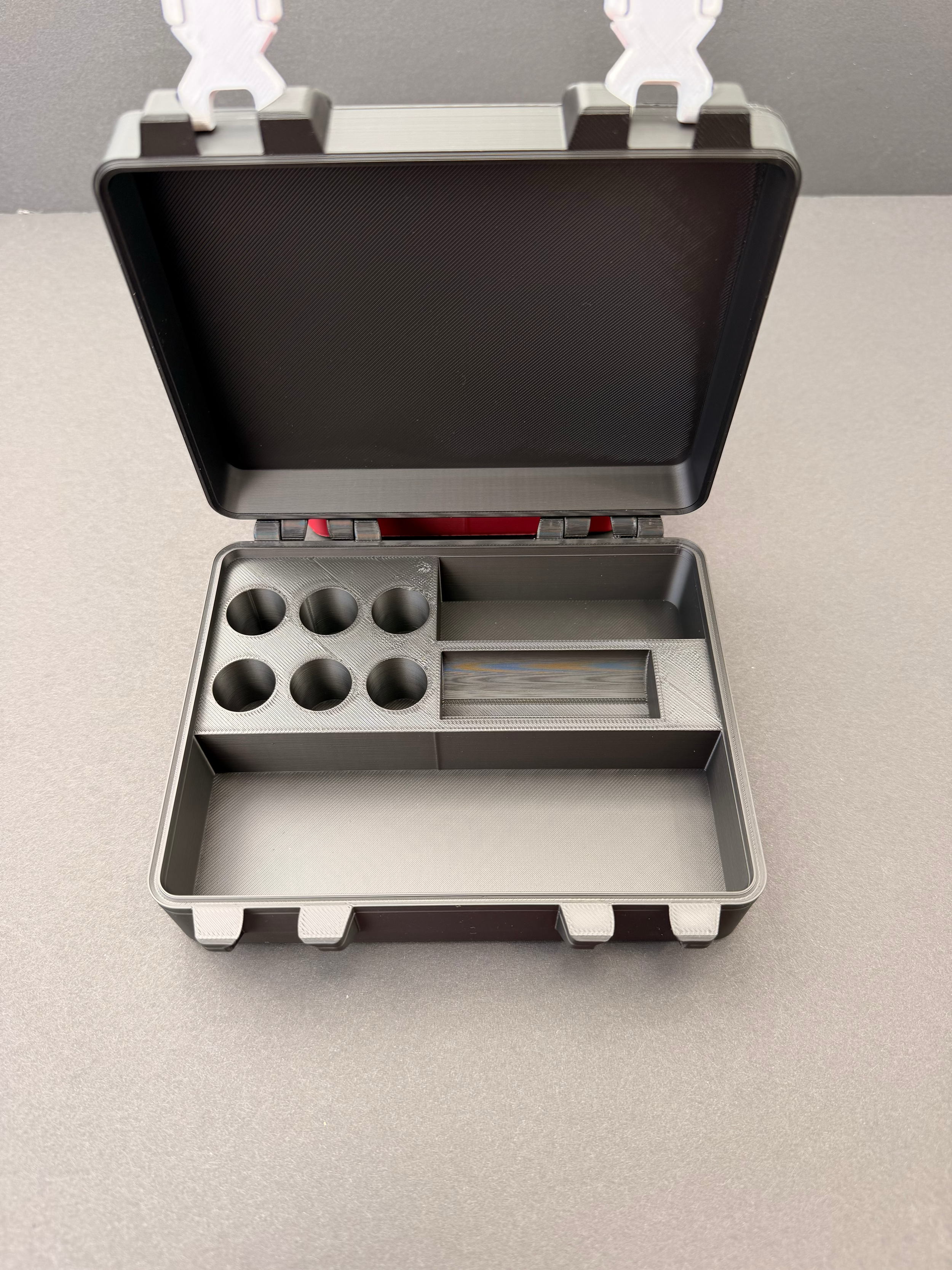 The 3mL storage case holds (6) 3mL vials and (1) 10mL vial. 