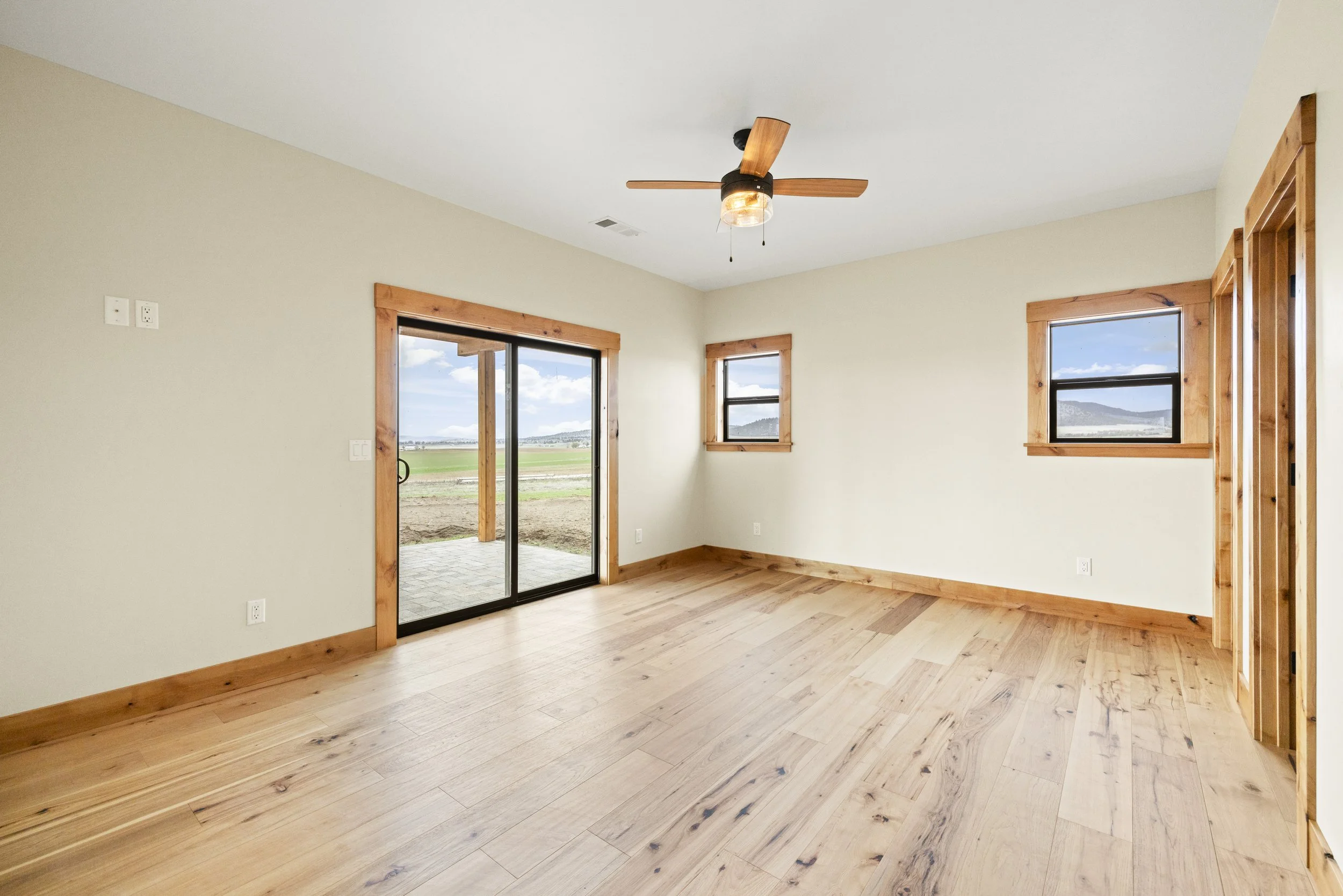 DrazilRdCedarHome-MCH2025-30.jpg