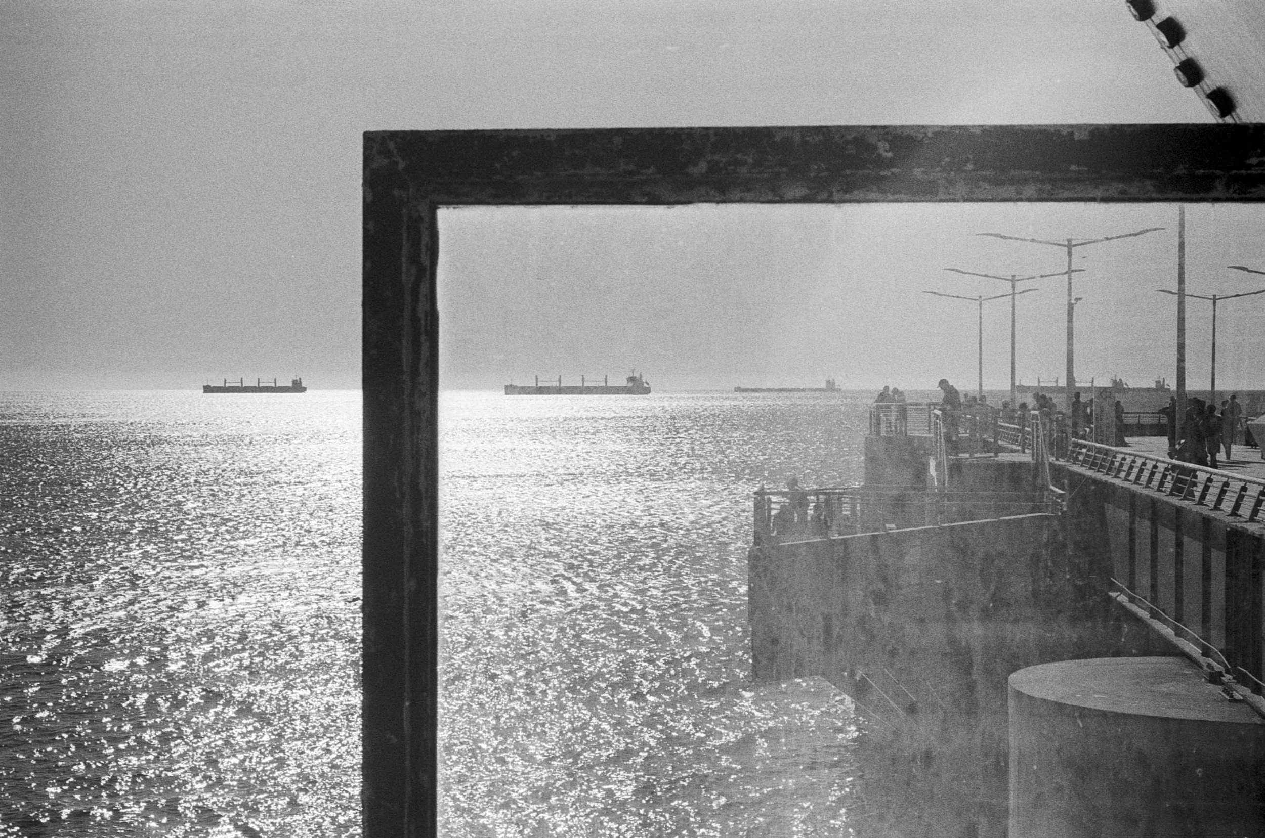 El Pacífico y una mampara (Viña del Mar, 2021)