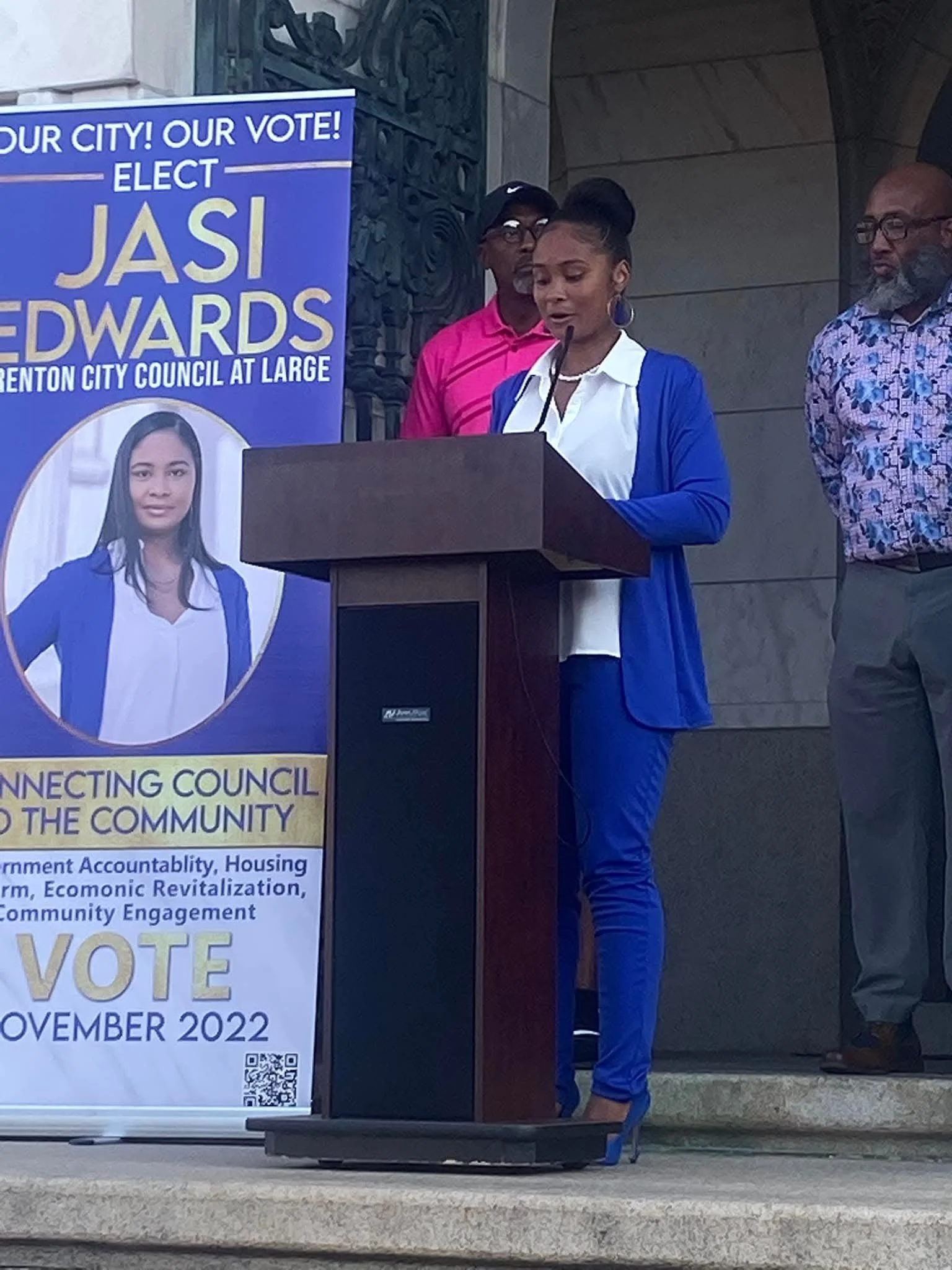 city hall with Traceyand Free.jpg