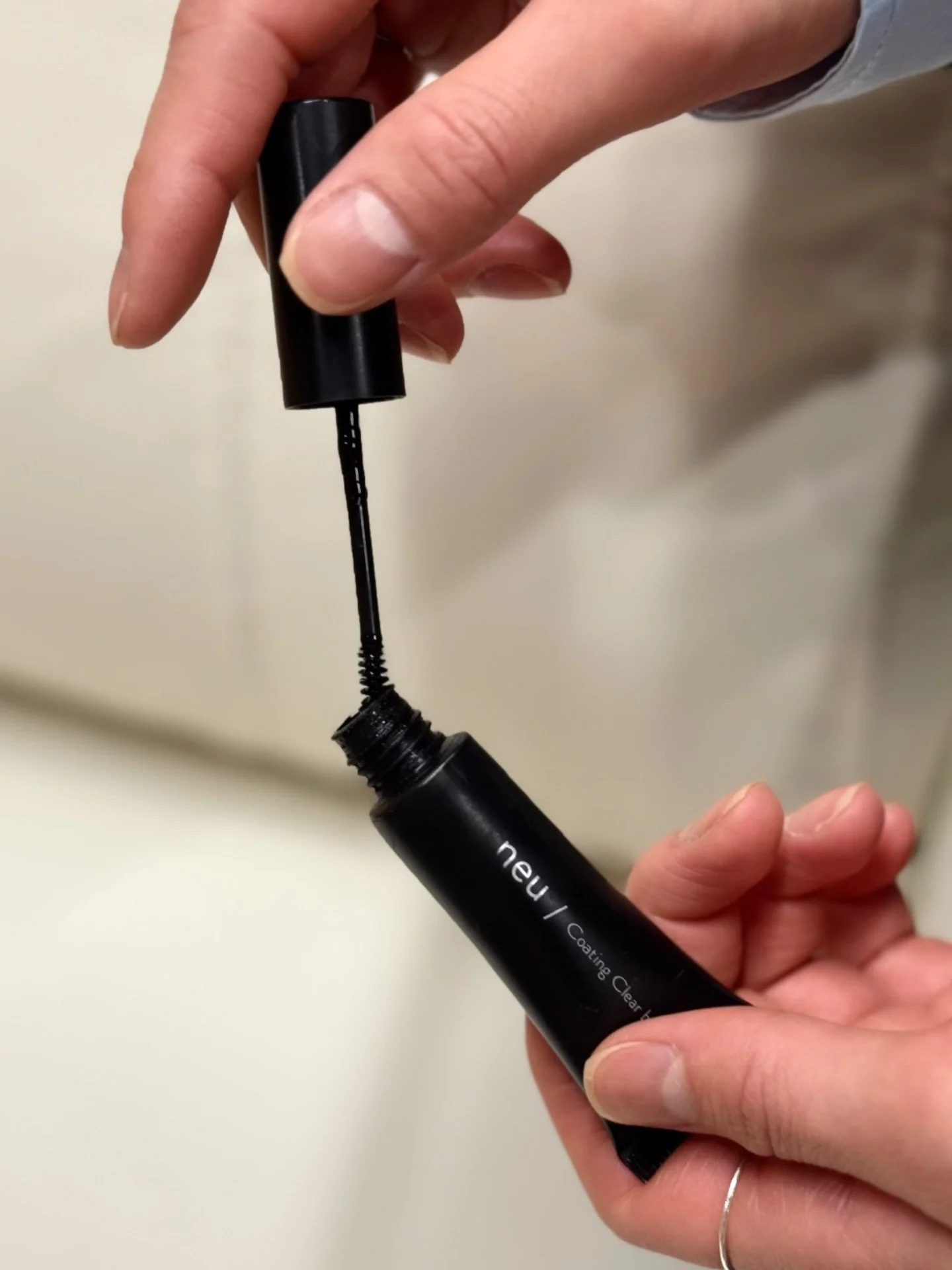 【 home care 】
　
　　
サロンを離れた時にも
心地よく思える 仕上がりと扱いやすさ

その感覚をできるだけ長く
感じていただくために
ご紹介しているアイテムの一つ

　
クリアベースに
ほんのりBLACKが混ざるコーティング剤

　
まつげパーマのスタイリングに
まつ毛エクステの方には、少しの存在感を添えることも

眉頭のやわらかな立体感を出す
タッチメイクとしてもお使いいただけます。

　　
現在、お試しにてご案内も可能ですので
お気軽にお声掛けくださいませ 。
　
　
＿＿＿＿