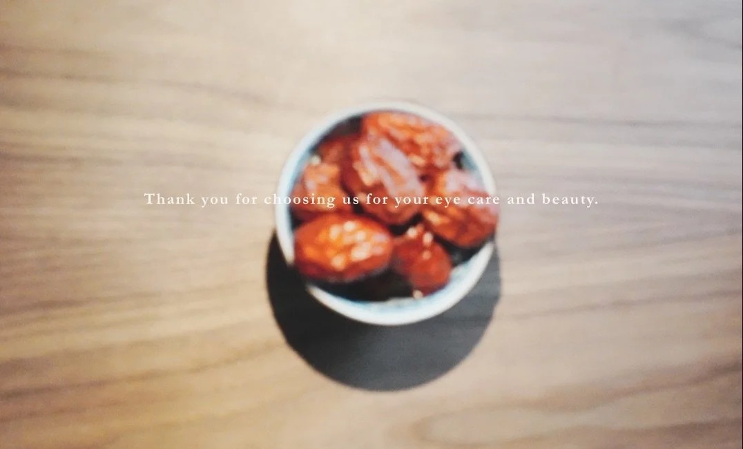 【 inner care 】
　
　
まつげの状態が映す、身体のこと。
　　

身体の中の充実が
まつげにも現れるということです
　
　　
施すことと、補うことを同時にすることが大切です。
　
　

munでは
まつげに現れたサインの一つ一つを
みなさまとの会話から
解くことを大切にしています
　
　
） ベストな状態を維持するために
）現状よりも健やかになるために
　

お話を聞かせていただくこの時間を
とても大切にしています。
　
　
まつげ調子が良いことや
以前よりも改善された状態の変化な