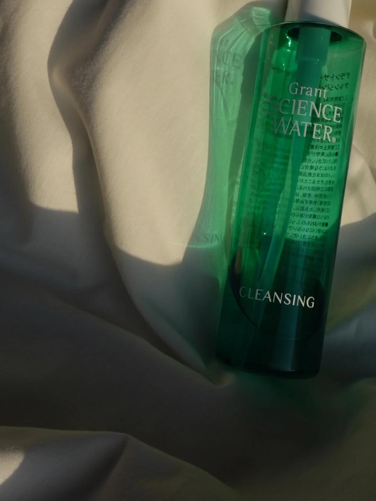 【 care item 】
 
　　
#ジェルクレンジング 
#酵素クレンジング 
#まつ毛パーマ #まつ毛エクステ ご使用OK
 
 
＿＿
 

お肌に必要な皮脂は残して
優しくメイクと汚れを分解してくれます ◯
　
 
数点ですが、本日入荷いたしました
詳しい成分や価格については店頭でご案内しております
気軽にお声掛けください
　　
　
@muneye.design
　
　
#アイケア
目元美容
目元スタイリング
貝塚市