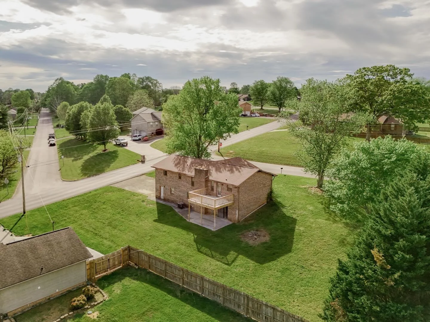 Perspective changes how you evaluate a property.

Location.
Surroundings. 
What&rsquo;s being built around it. 

Not all value is obvious from the front door.
Sometimes you have to step back to see it.

#tennesseerealestate #knoxvillerealtor #investm