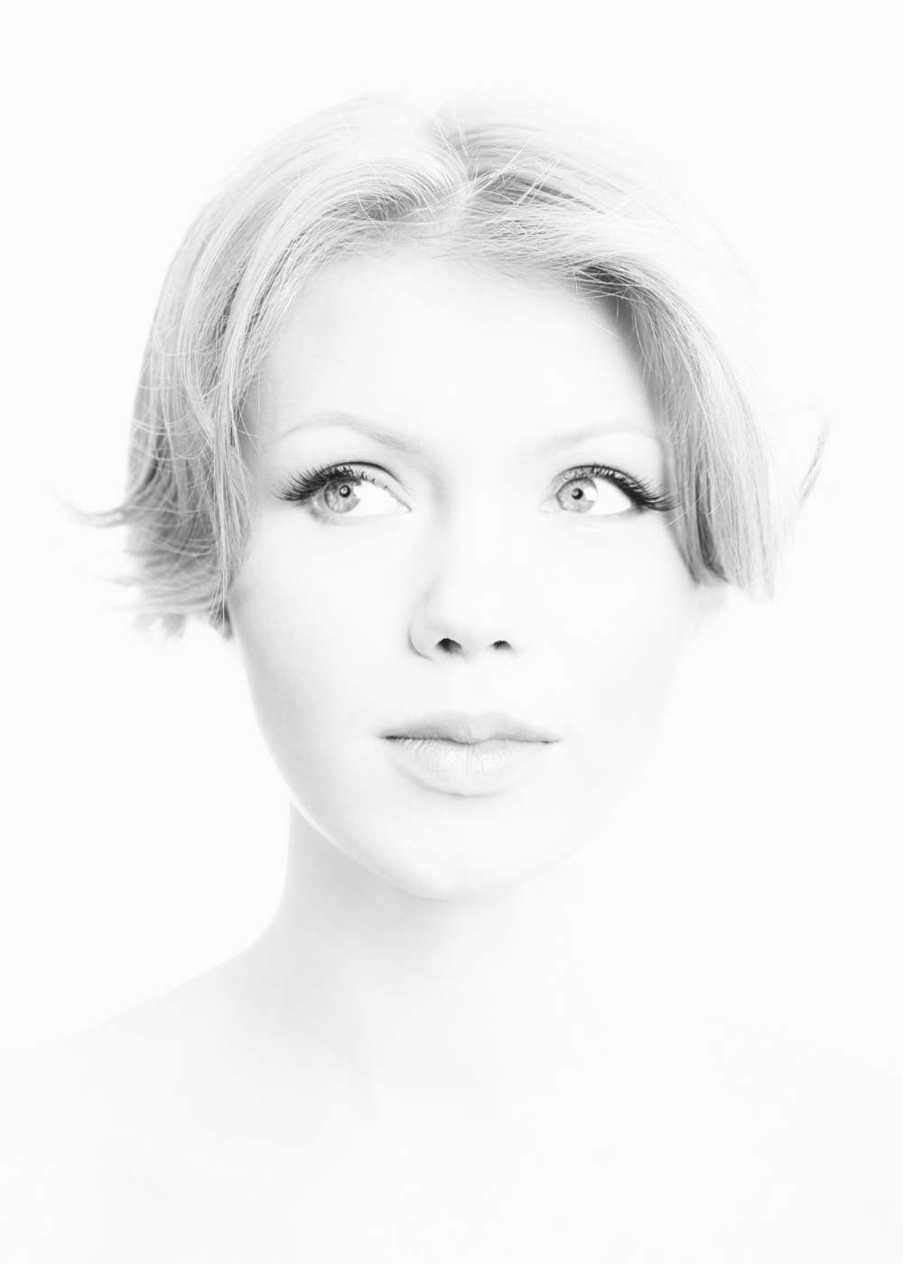 Black-and-white portrait of Alona Selska, San Francisco Bay Area makeup artist