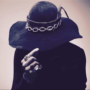 “MATTY D’S PIRATE ROCK N ROLL RADIO” VOL 2- ROCK N ROLL & PUNK *
GLAM RARITIES & B-SIDES