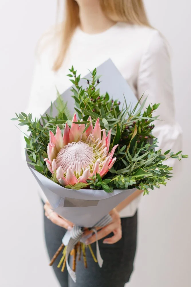 SS_King Protea Bouquet_Faceless.jpg