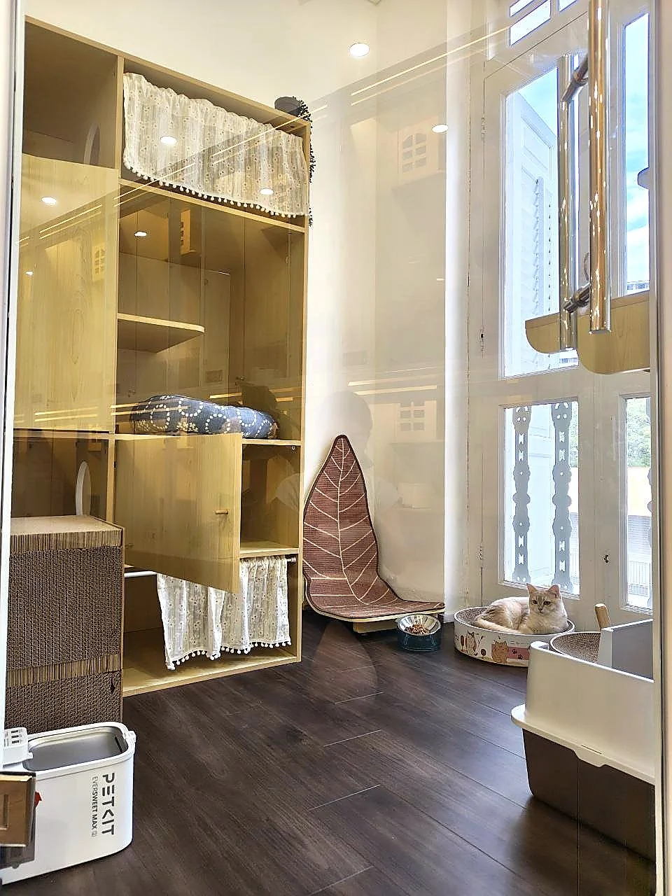 Premium Villa luxury cat boarding suite for families from SGD 120 per night at Kuro Cat Hotel