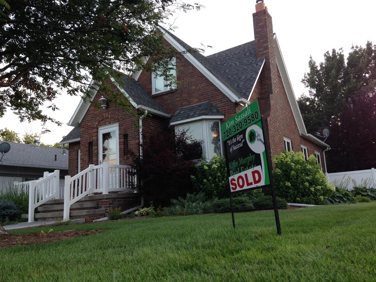 Guide for Non-Residents Buying Property in Canada