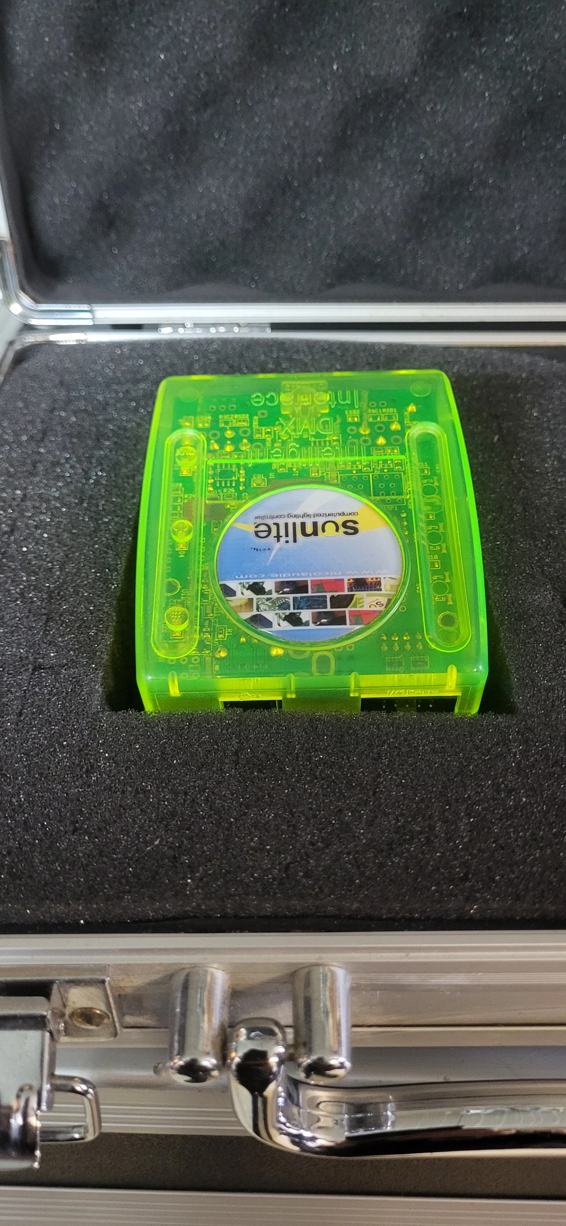 Un achat est en cours sur cet article  Sunlite Suite 2 FC – Interface DMX 1536 canaux