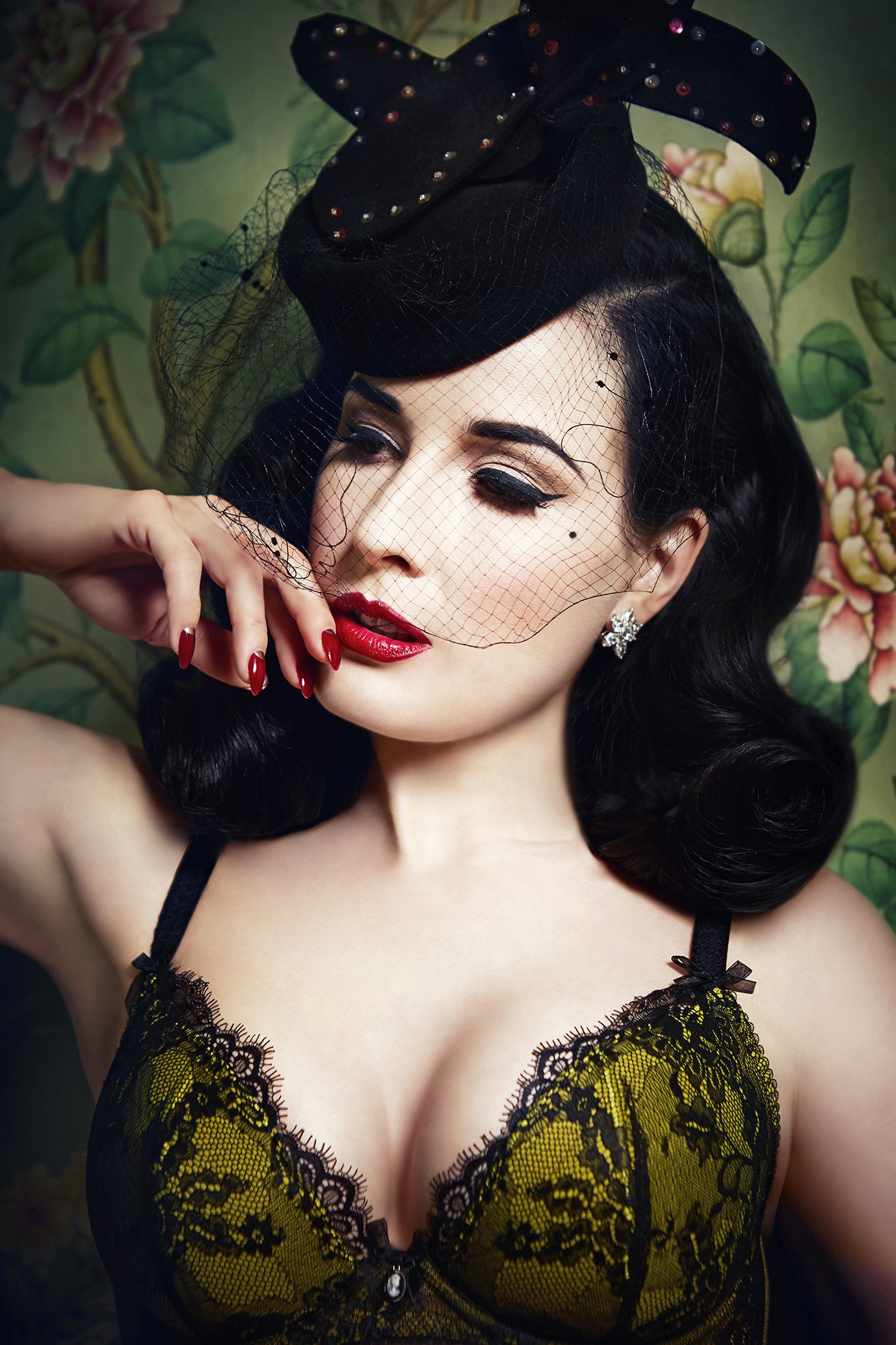 _DitaVonTeese_CAMPAIGN_05_1076_12-2.jpg