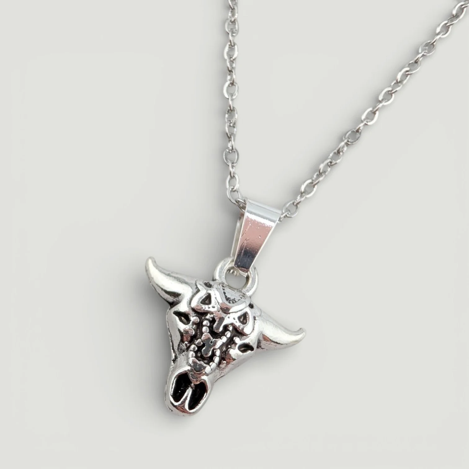 Bull Skull Necklace - Silver
