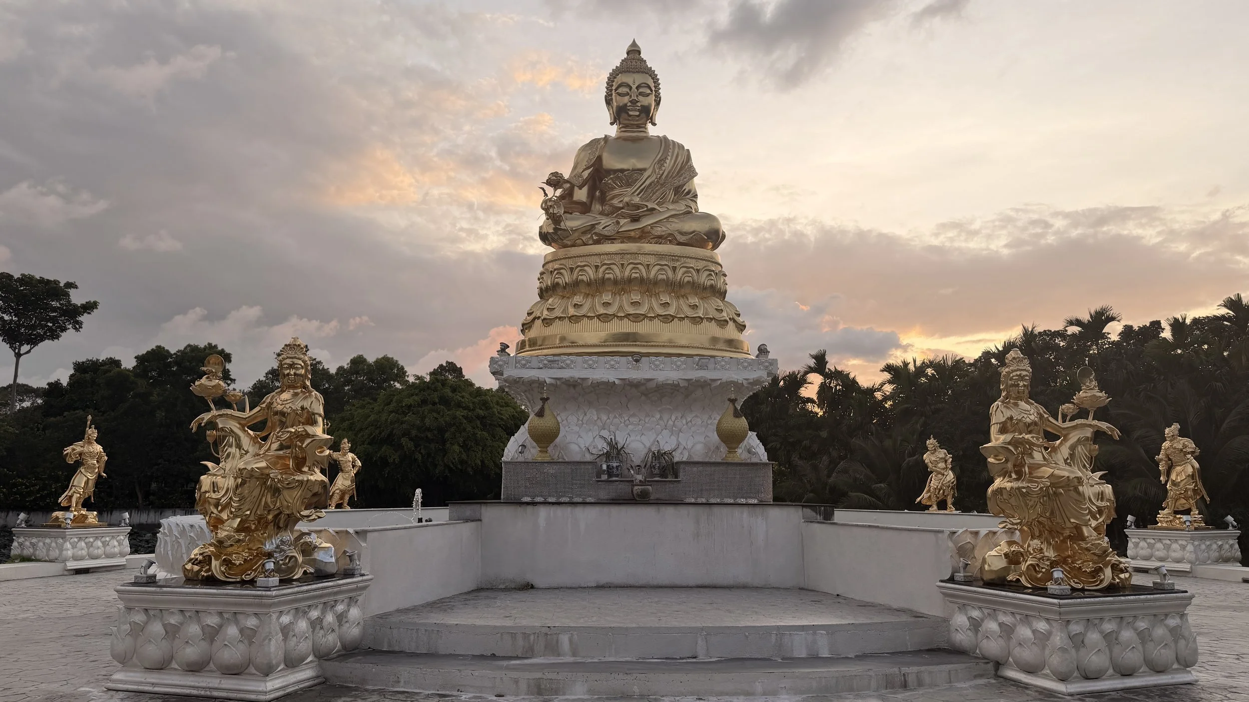 MedicineBuddha at Tanya Samui